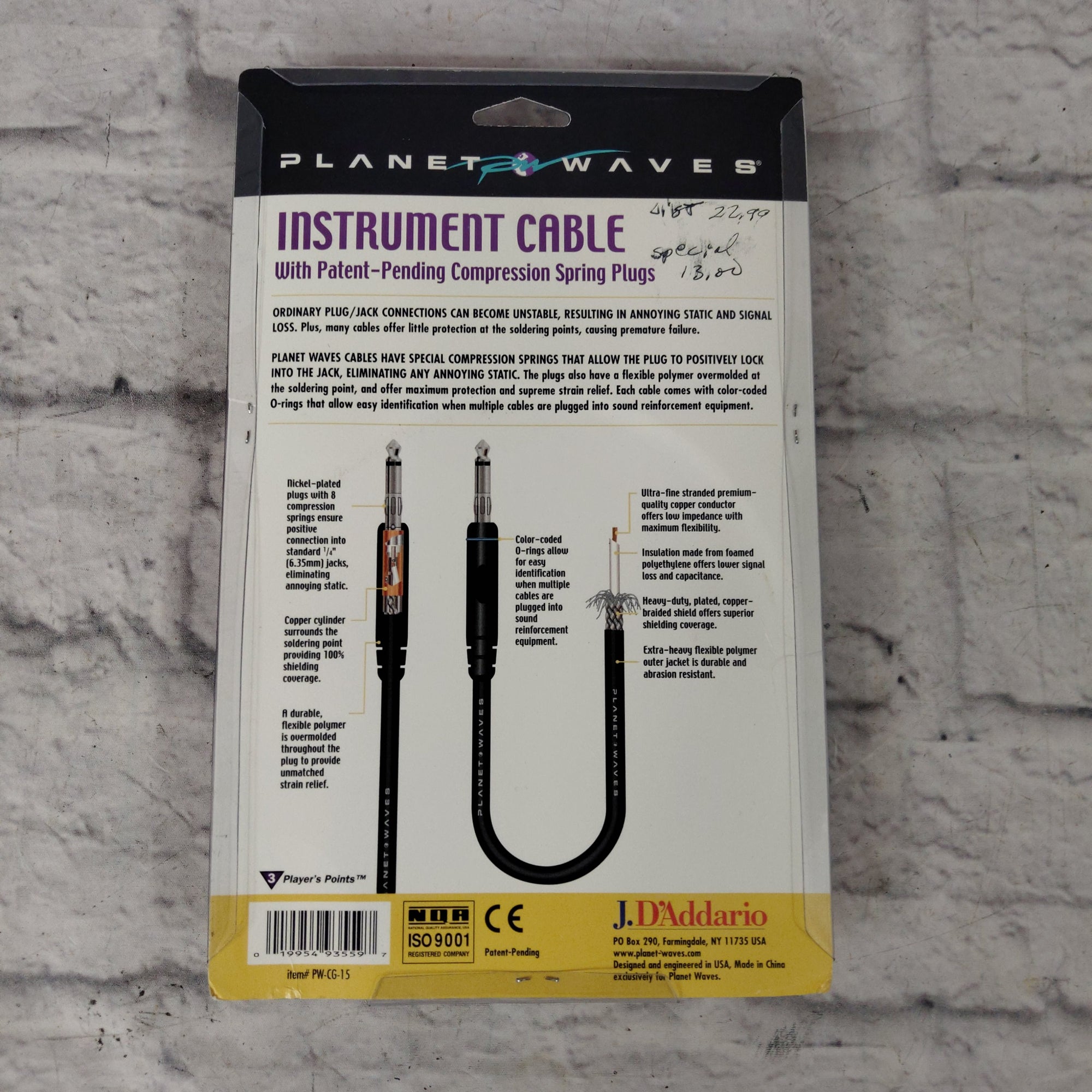 Planet Waves PW-CG-15 Instrument Cable With Compression Spring Plugs - 15 foot