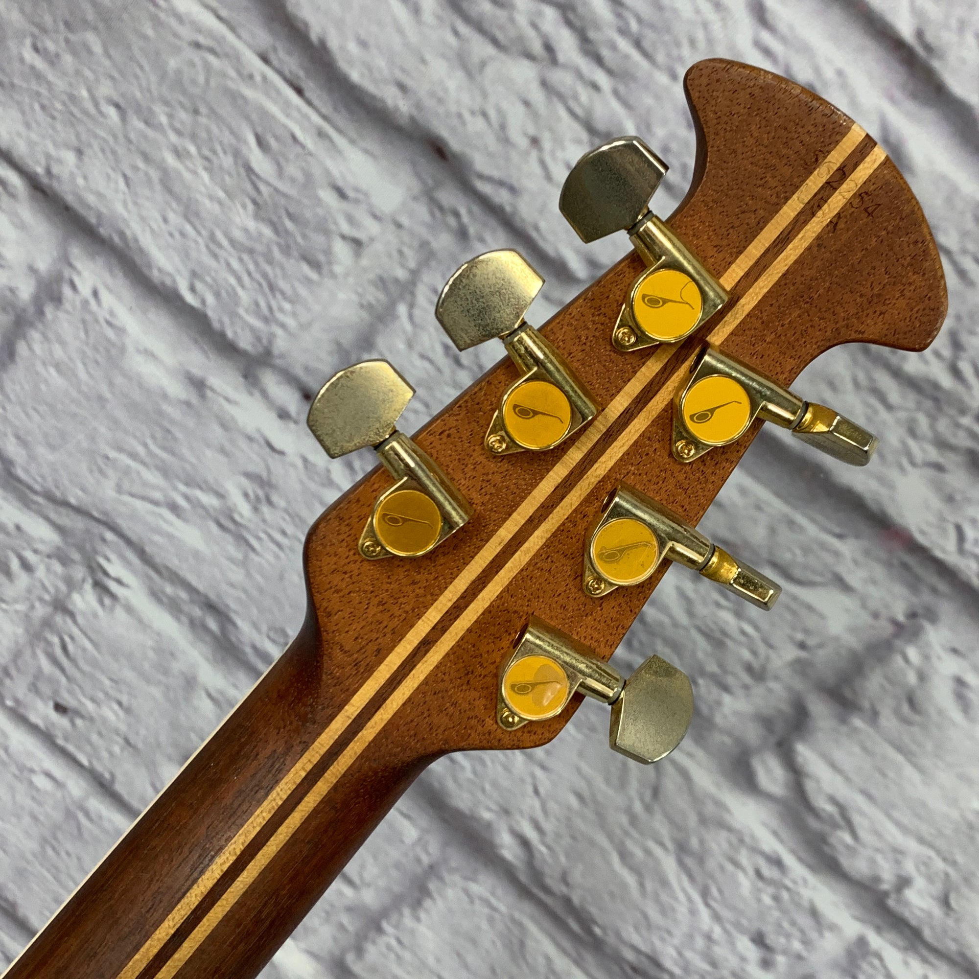 Ovation 1867 Legend Acoustic/Electric Guitar 2001 w/ Hard Ovation 1867 Legend Acoustic/Electric Guitar 2001 w/ Hard