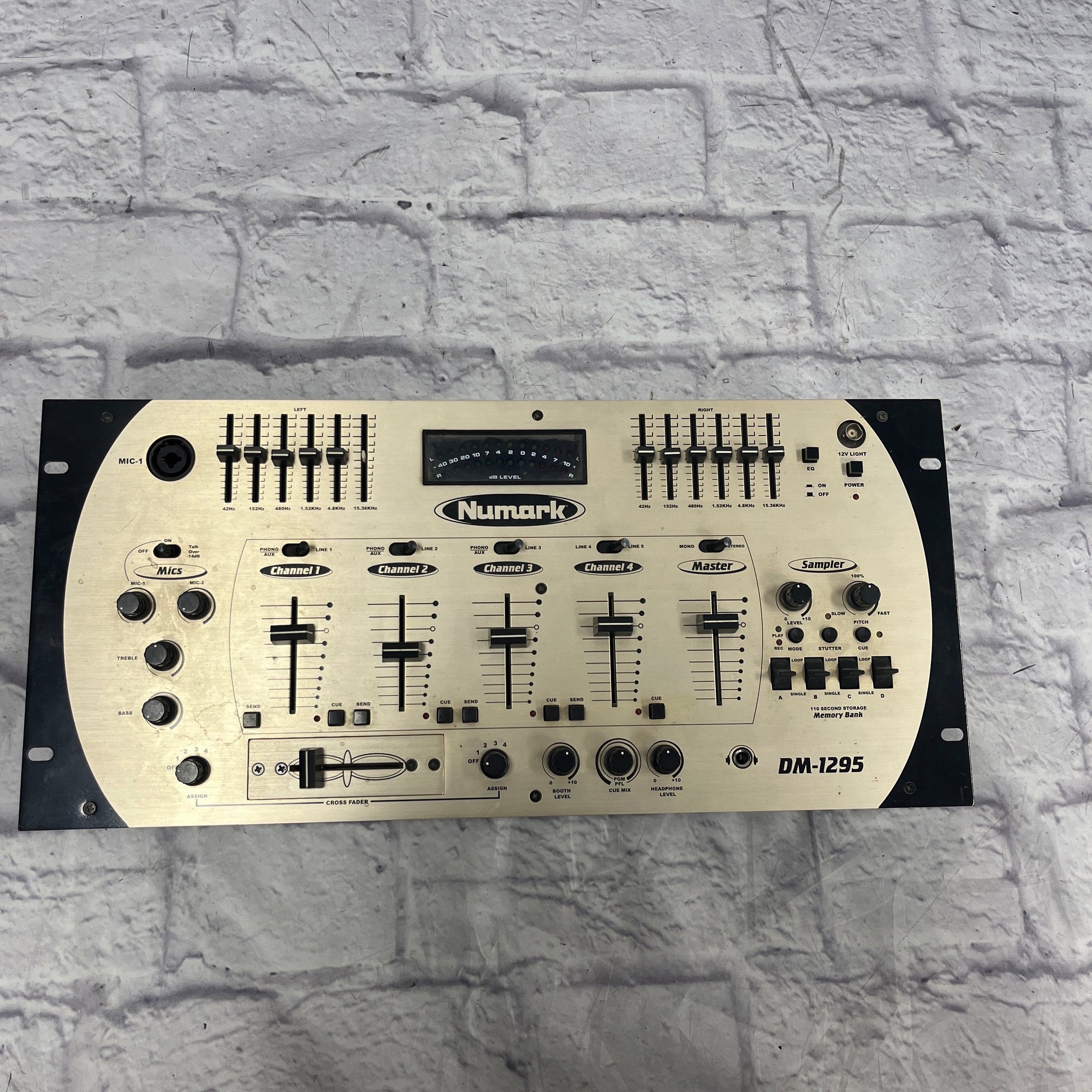 Numark DM 1295 Mixer