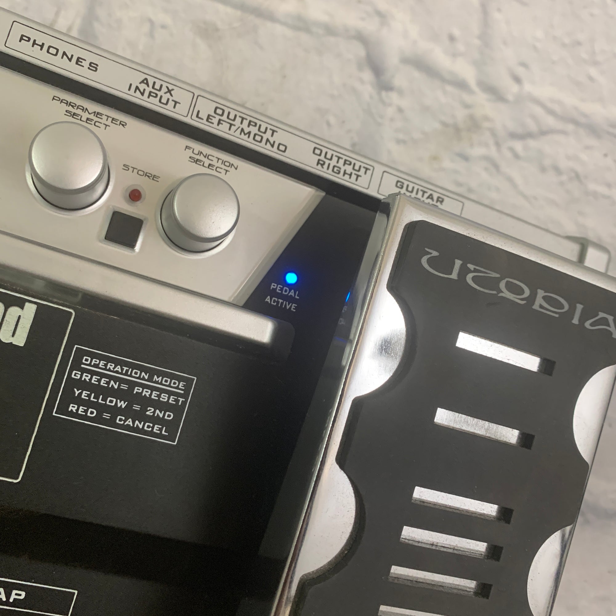 Rocktron G200  Multi Effects Pedal w/ box