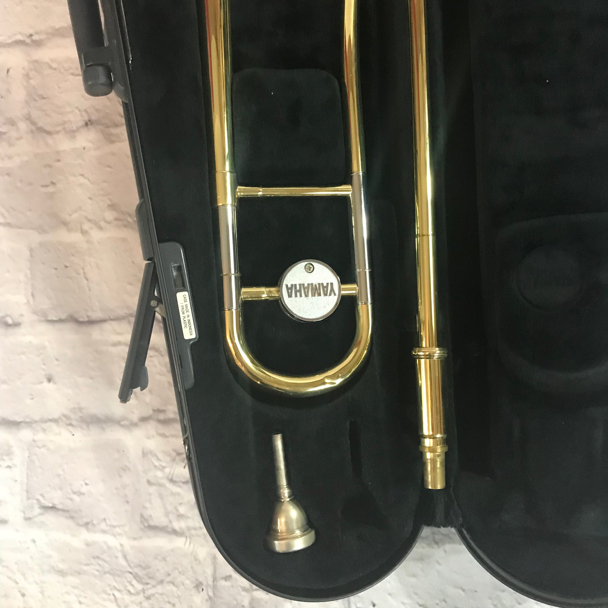 Yamaha YSL200AD Student Trombone Outfit w Case and Mouthpiece