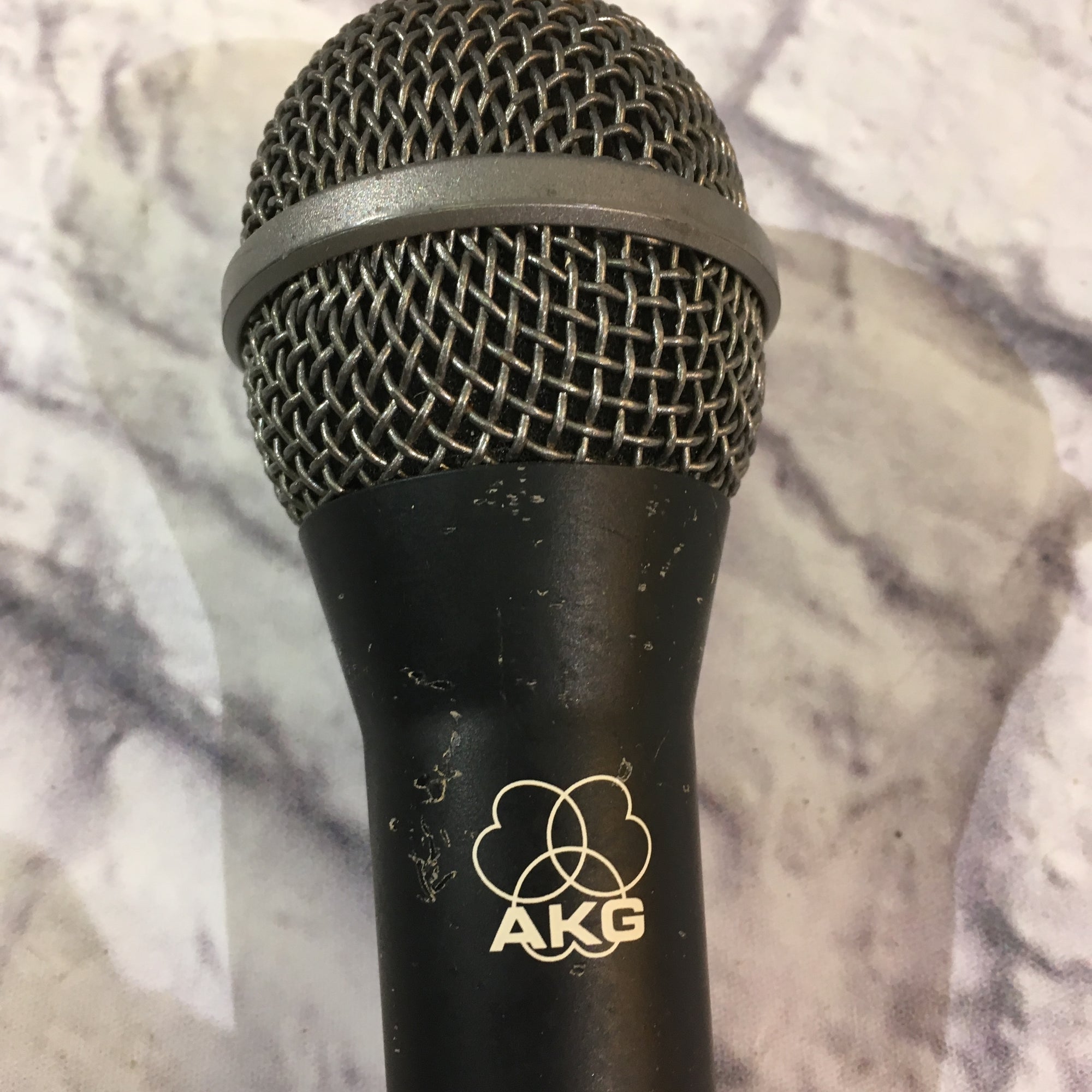AKG D890 Dynamic Microphone