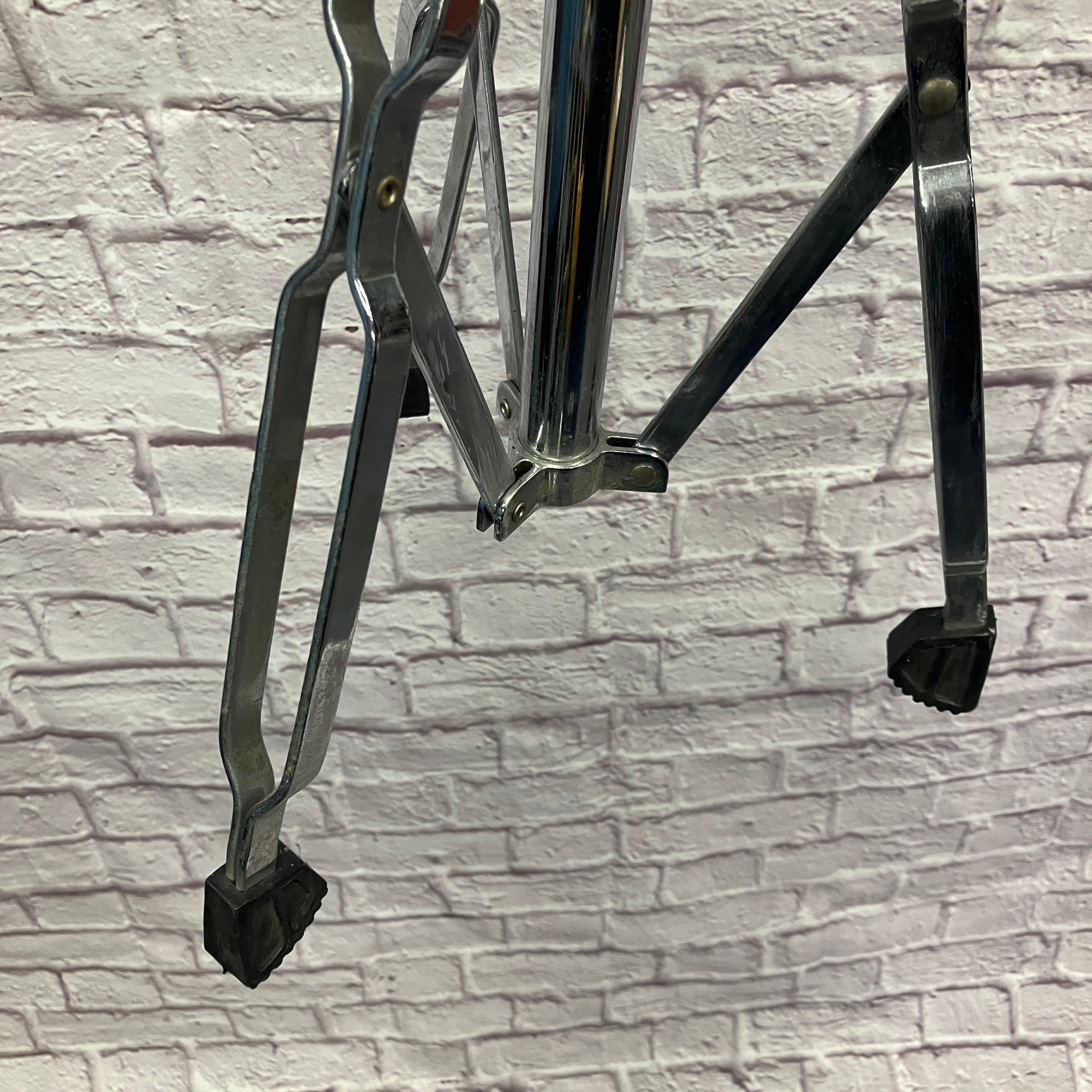 Unknown Bongo Stand Chrome