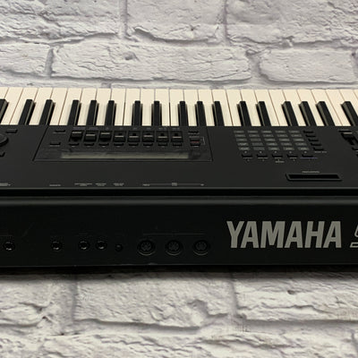 Yamaha SY85 Synthesizer