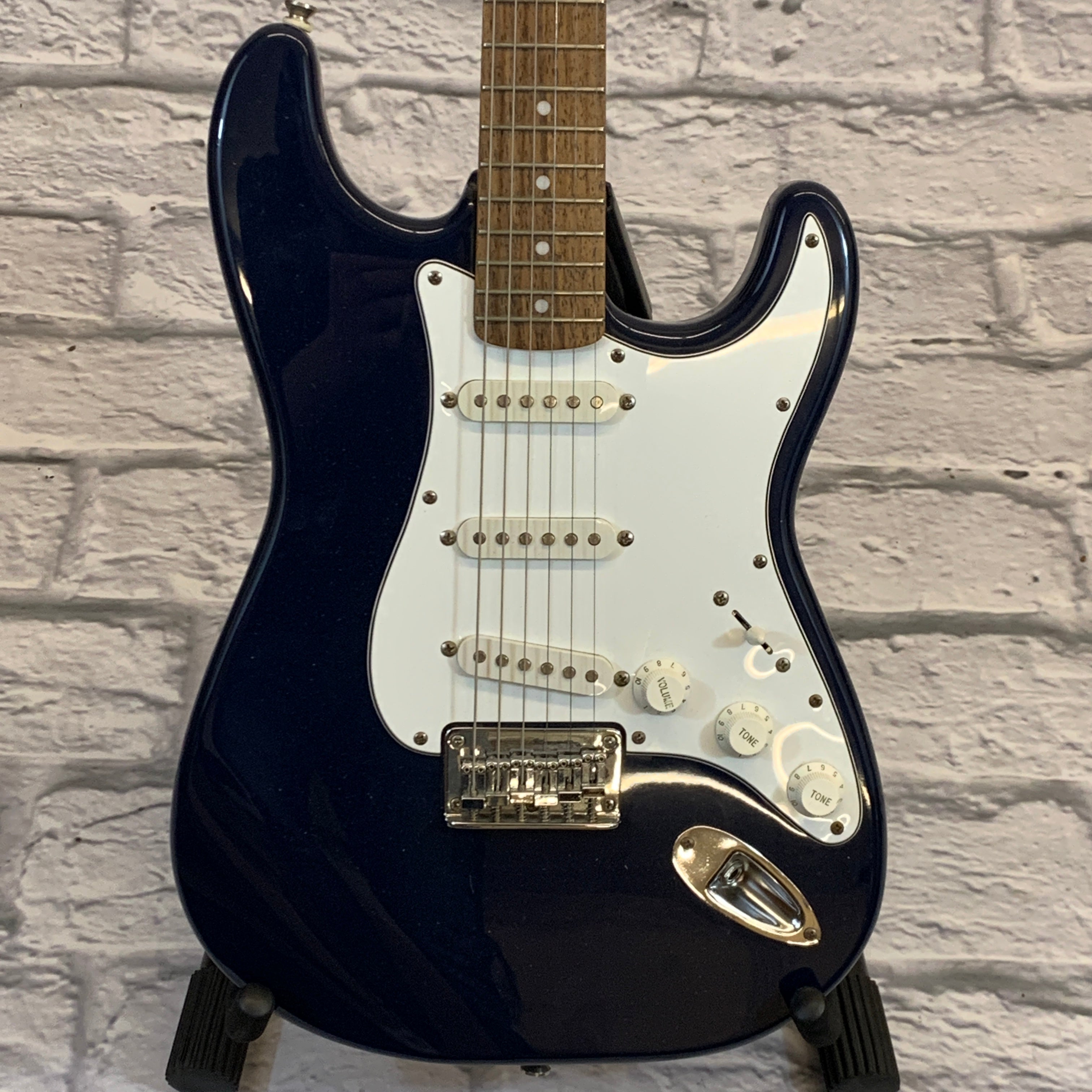 Squier Bullet Stratocaster Deep Blue Electric Guitar Squier Bullet Stratocaster Deep Blue Electric Guitar