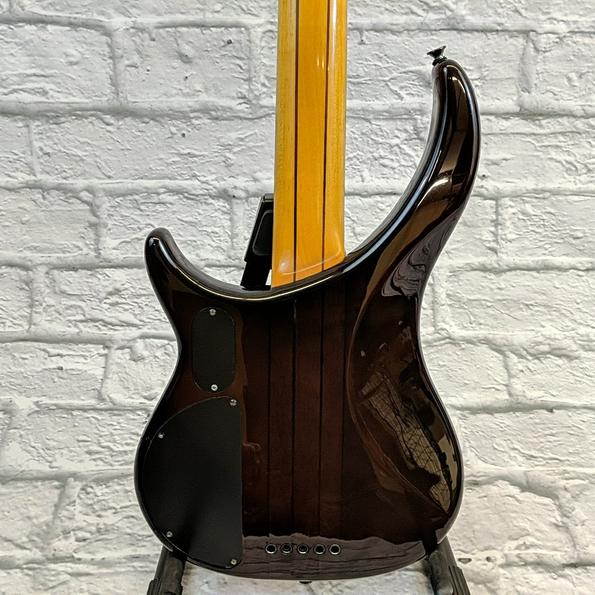 Peavey Cirrus BXP 5 String Bass Guitar w/ Hard Case