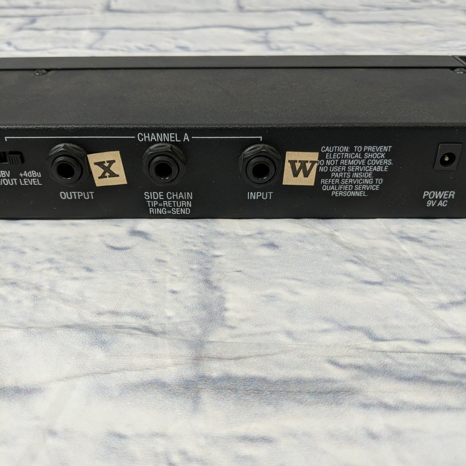 Alesis 3630 Dual-Channel Compressor / Limiter with Gate