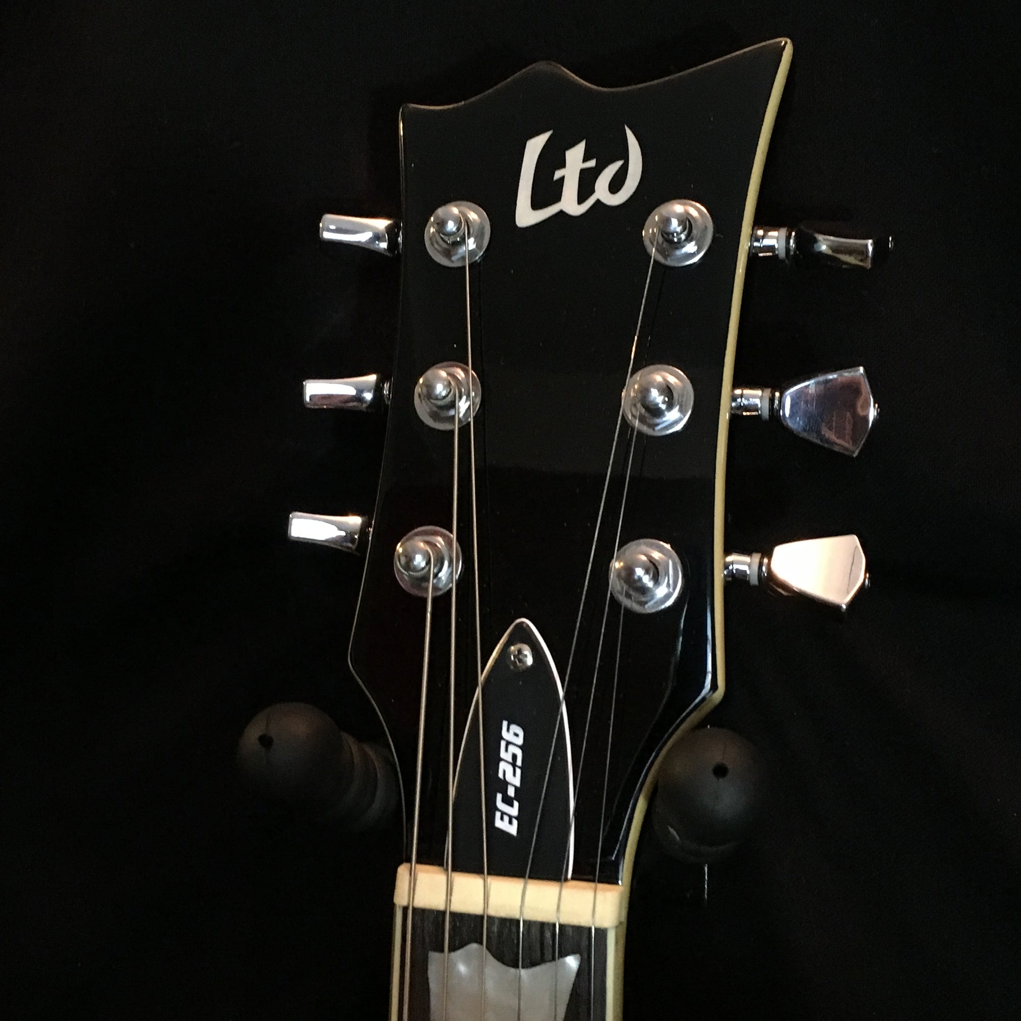 ** LTD EC256 Electric Guitar