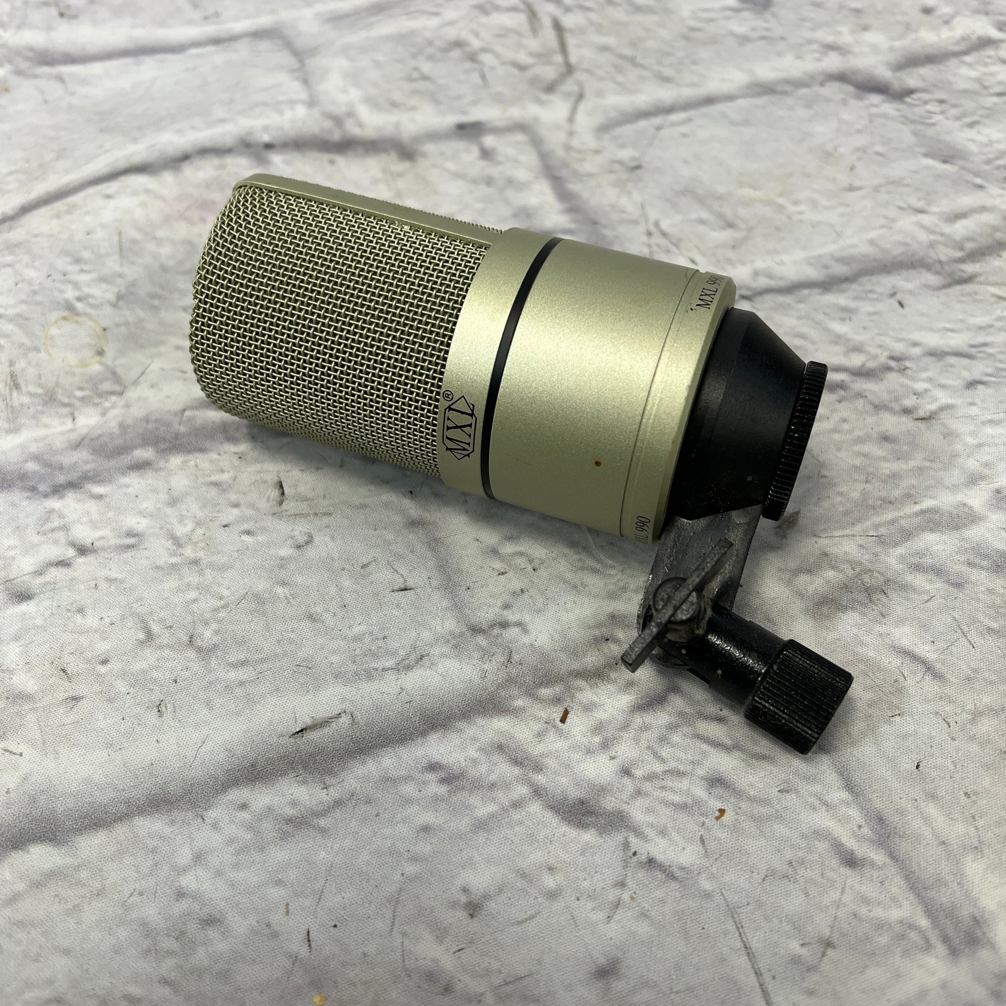 MXL 990 Large Diaphragm Condenser Microphone