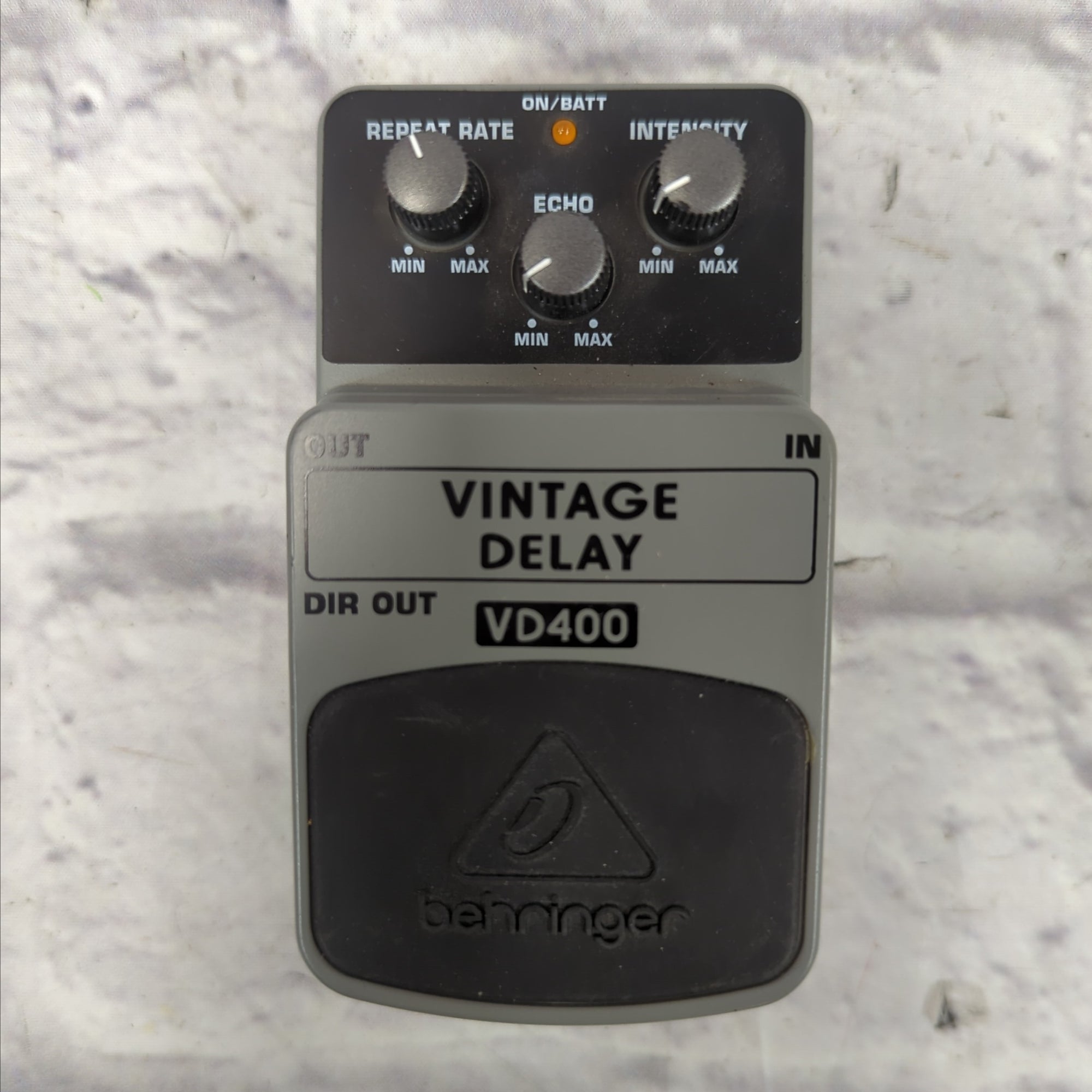 Behringer VD400 Delay Pedal