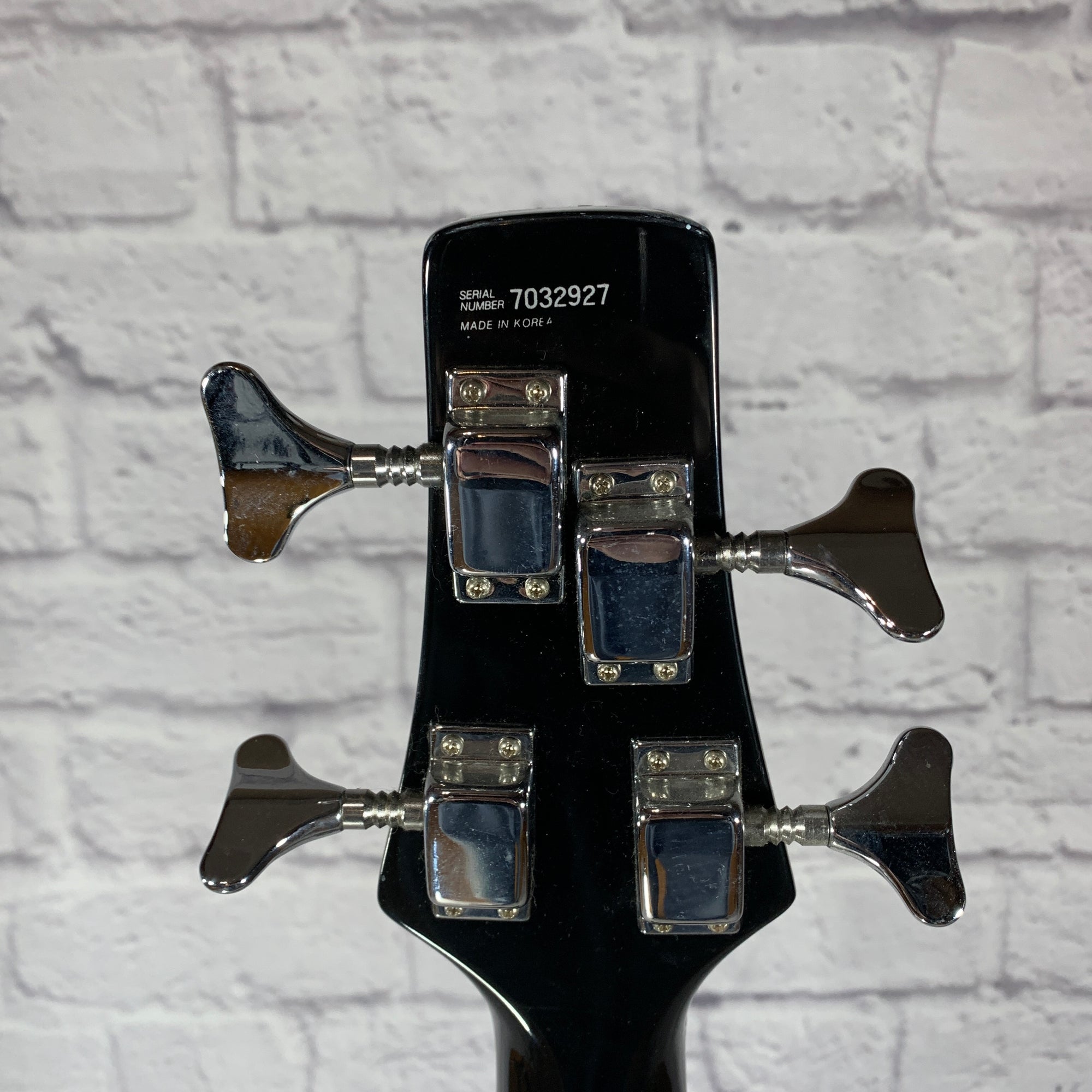 EFVB1 Hofner-Style Electric Bass Guitar
