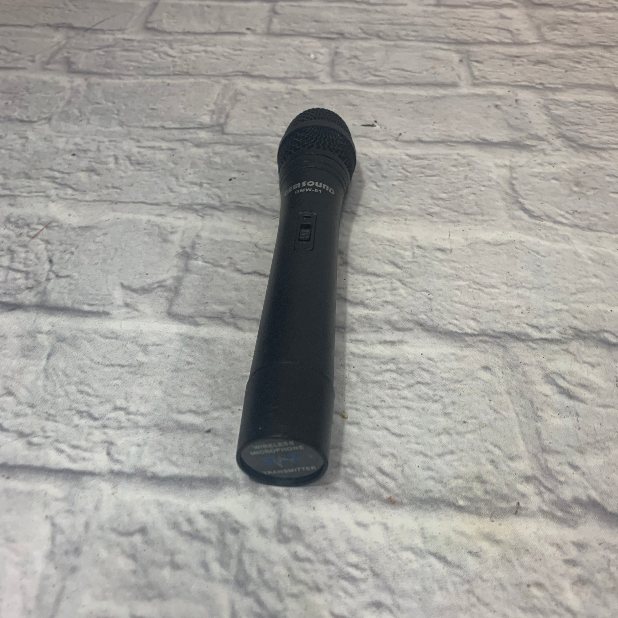 Gem Sound GMW-61 Handheld Wireless Professional Microphones and Receiver