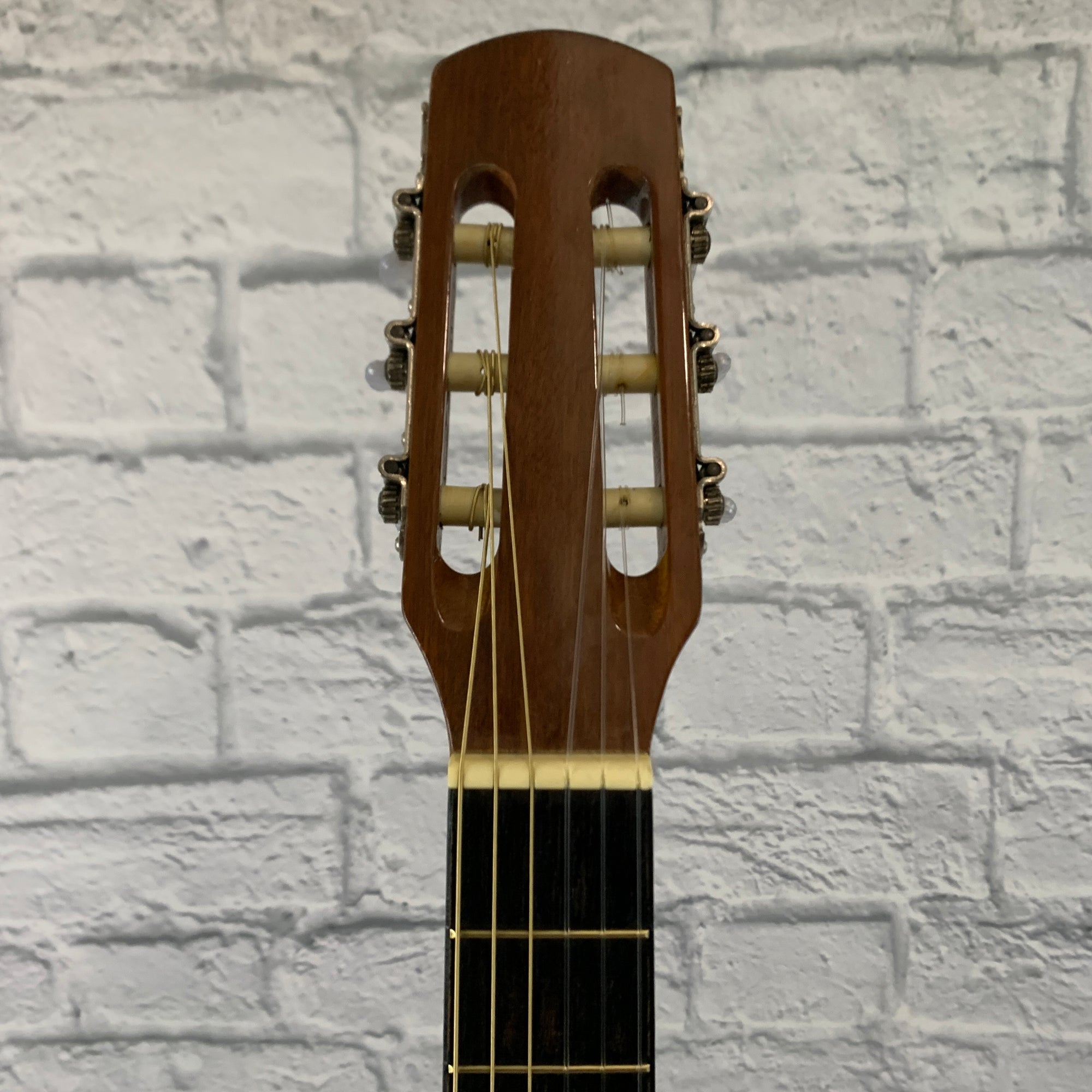 Hondo Sonora H-010 N-N  Classical Acoustic Guitar