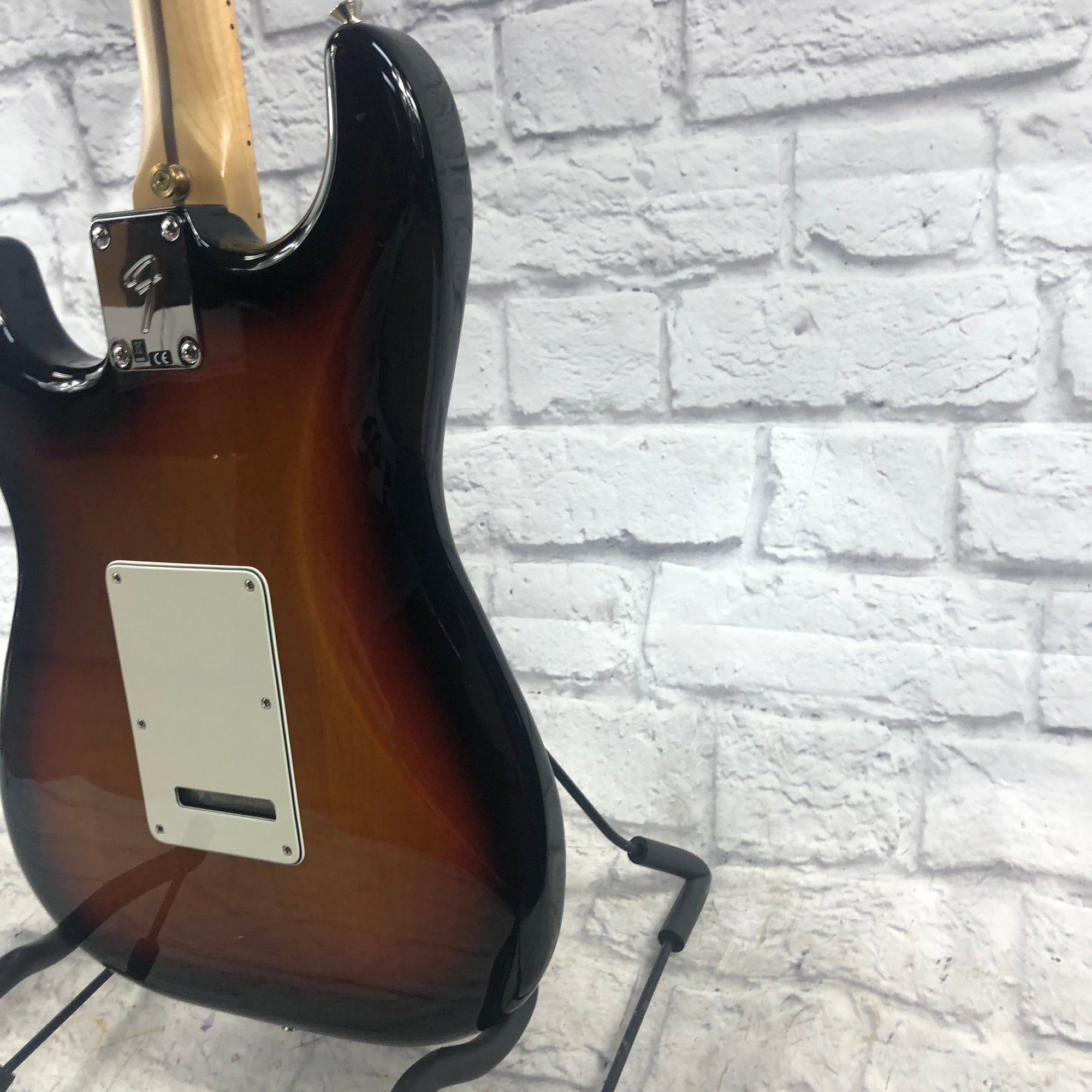 Fender 2020 Stratocaster HSS Standard Series Sunburst