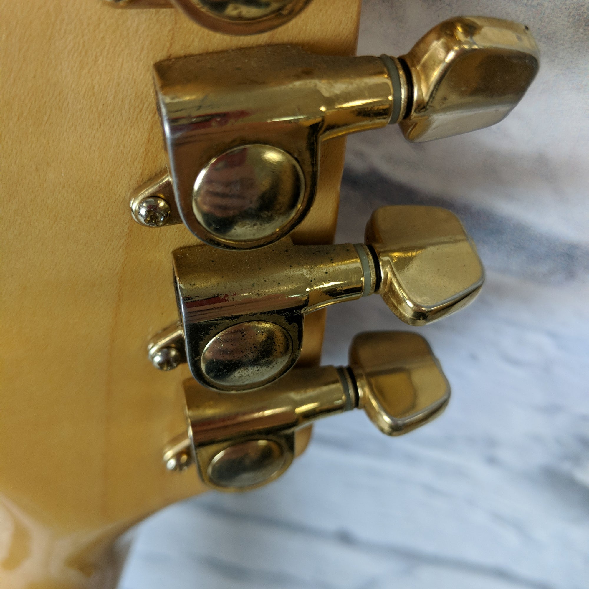 Harmony 80's Strat Style Electric Guitar
