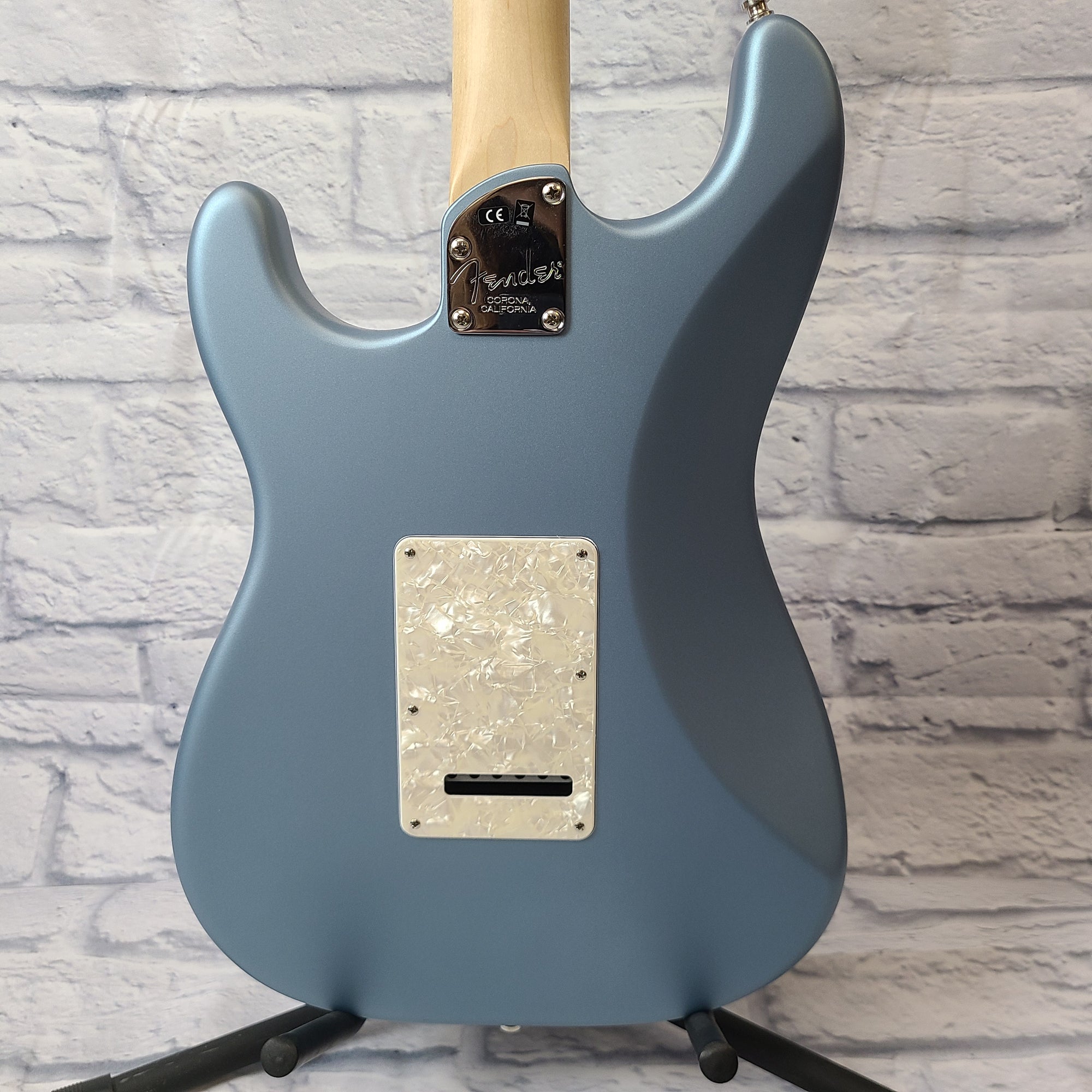 Fender American Elite Strat EB SA Ebony Fretboard - Satin Ice Blue