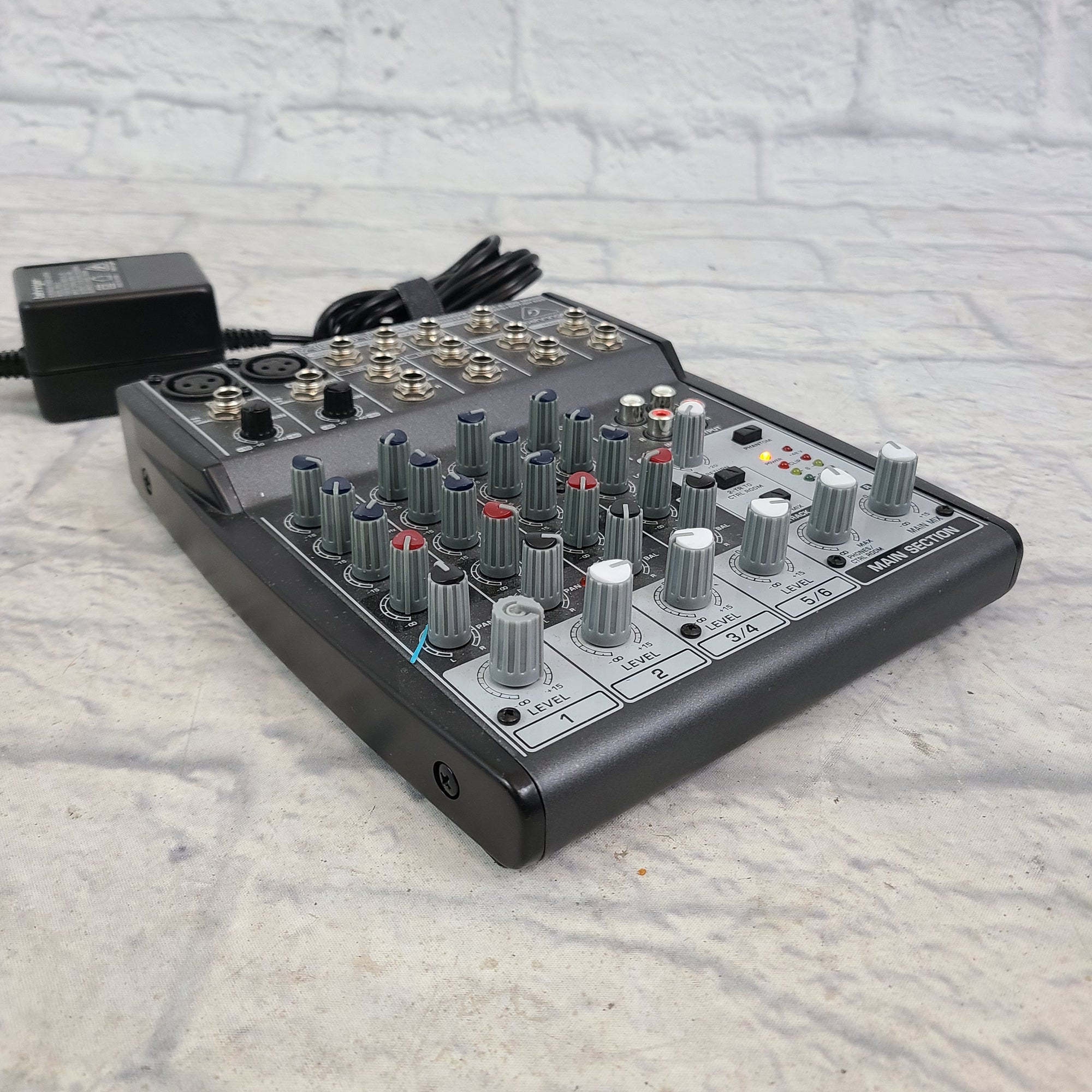 Behringer Xenyx 802 Mixer
