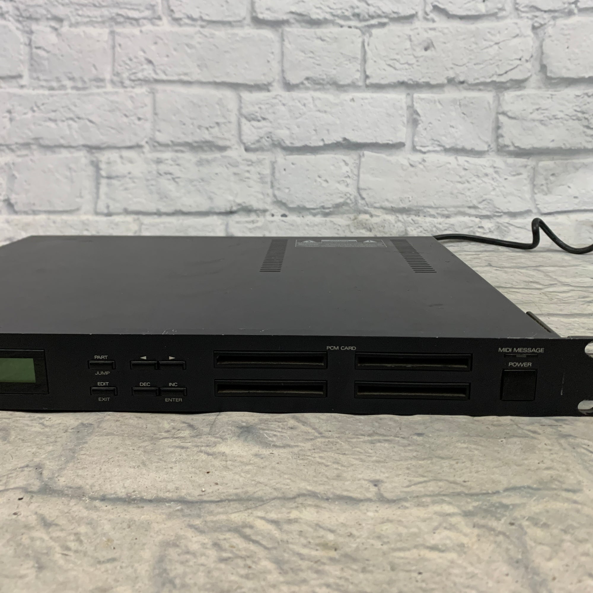 Roland U-110 PCM Rackmount Synth Sound Module