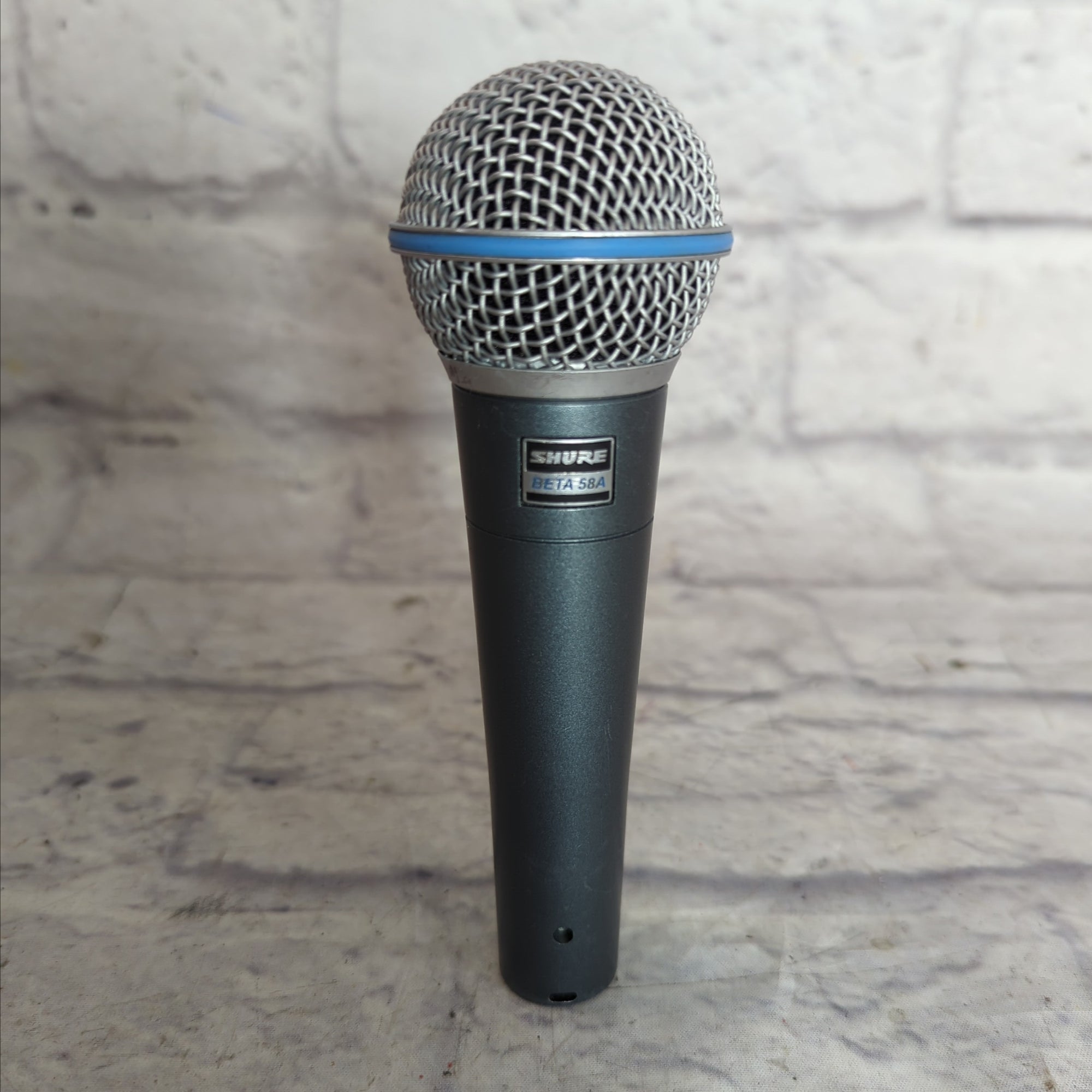 Shure BETA 58A Handheld Supercardioid Dynamic Microphone