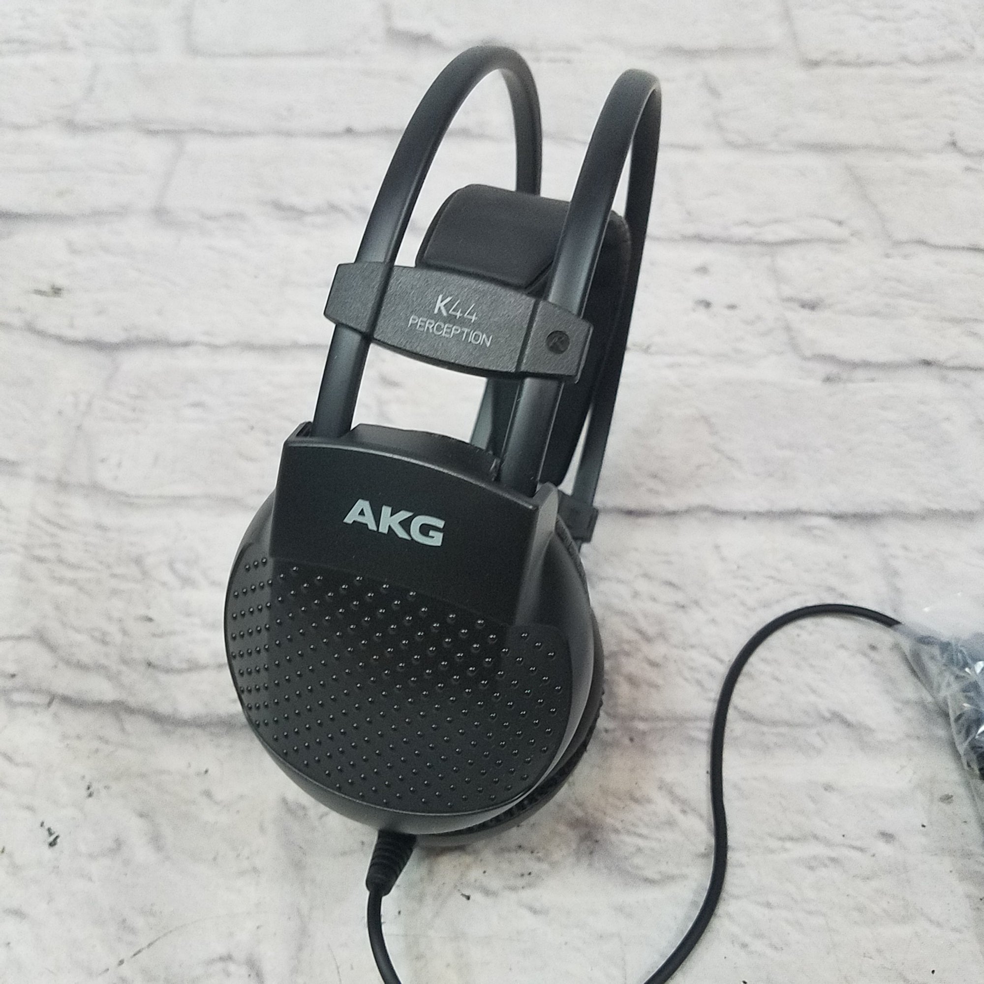 AKG K44 Perception Semi-Closed Back Studio Headphones Evolution