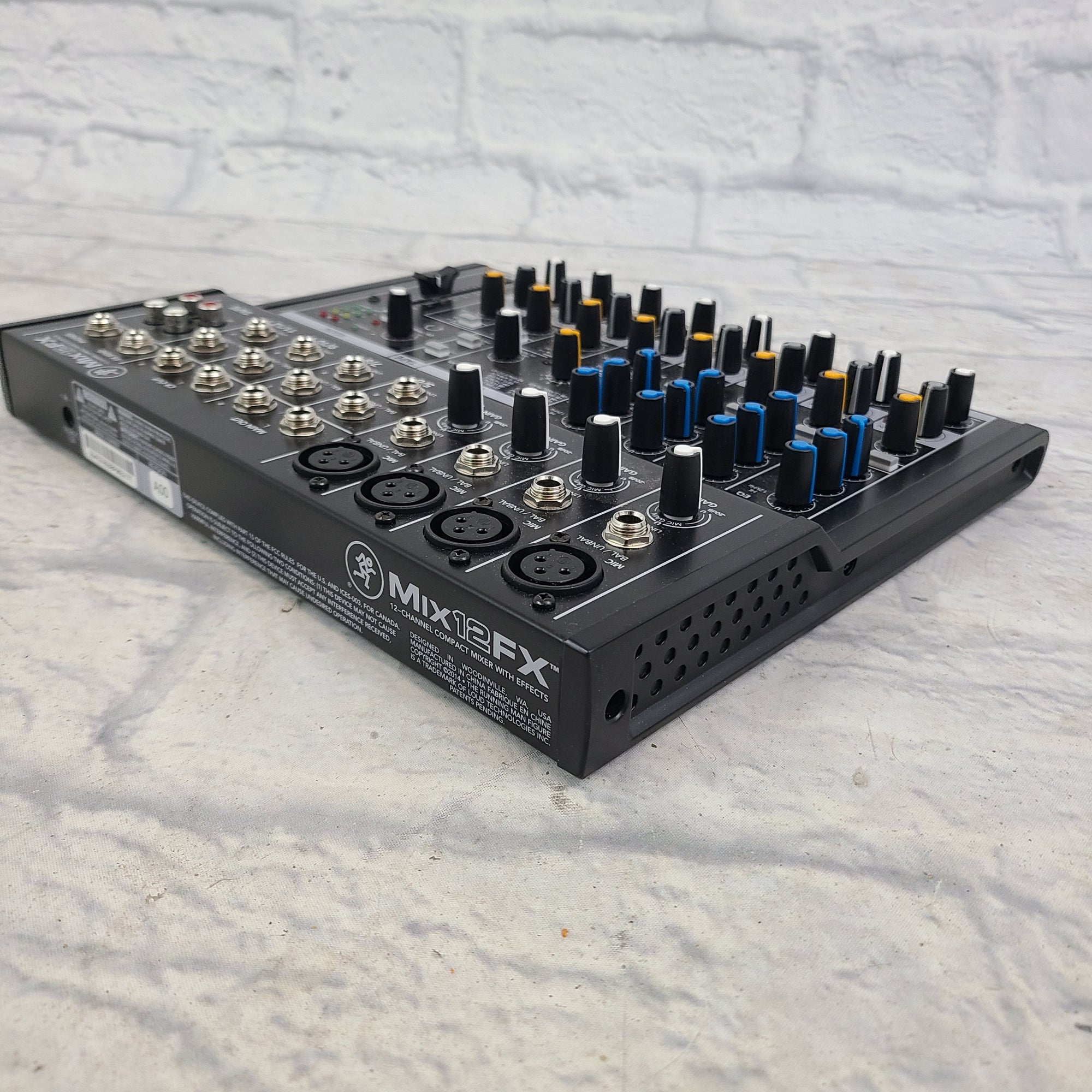 Mackie MIX12FX Mixer - Evolution Music