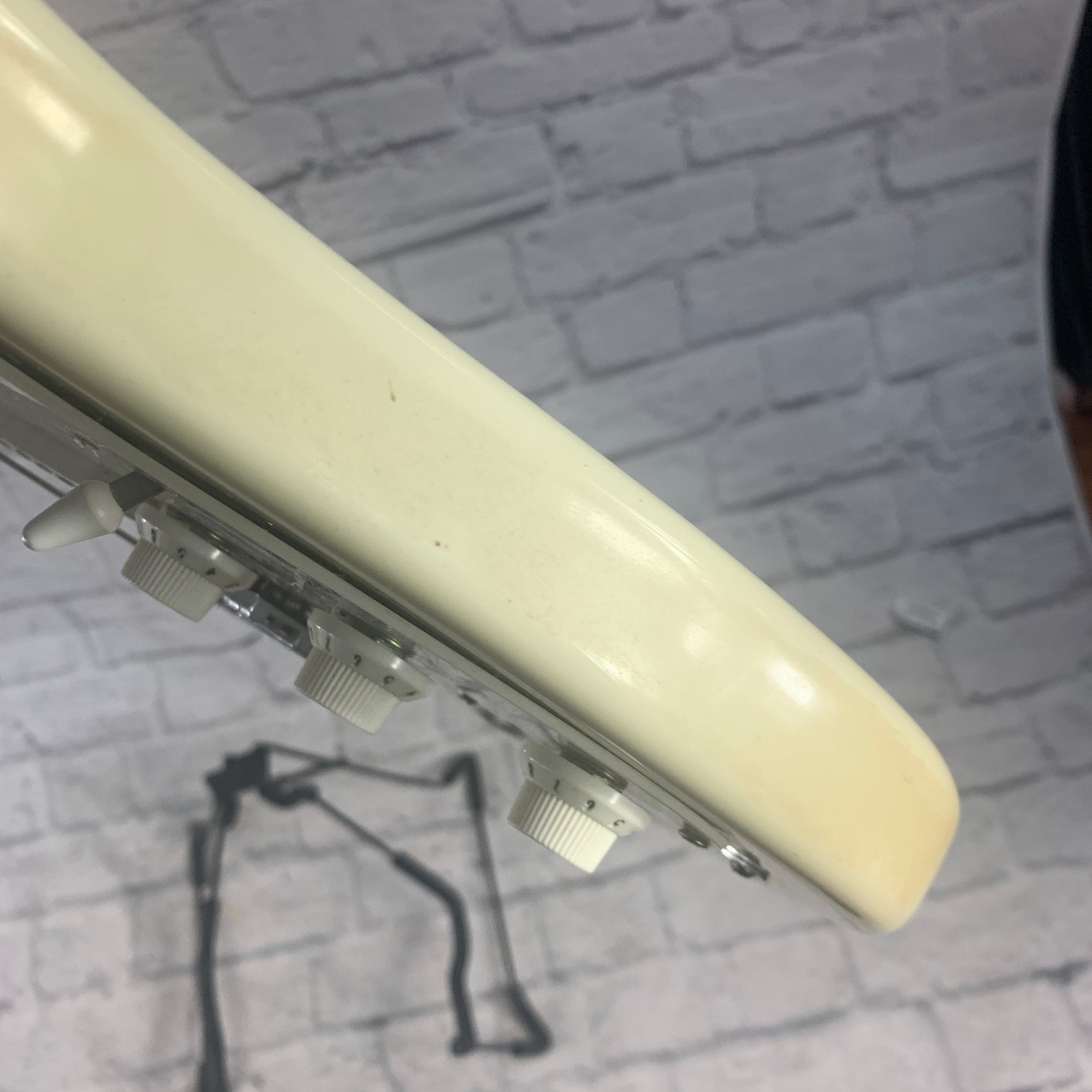 Squier Bullet Electric Guitar White