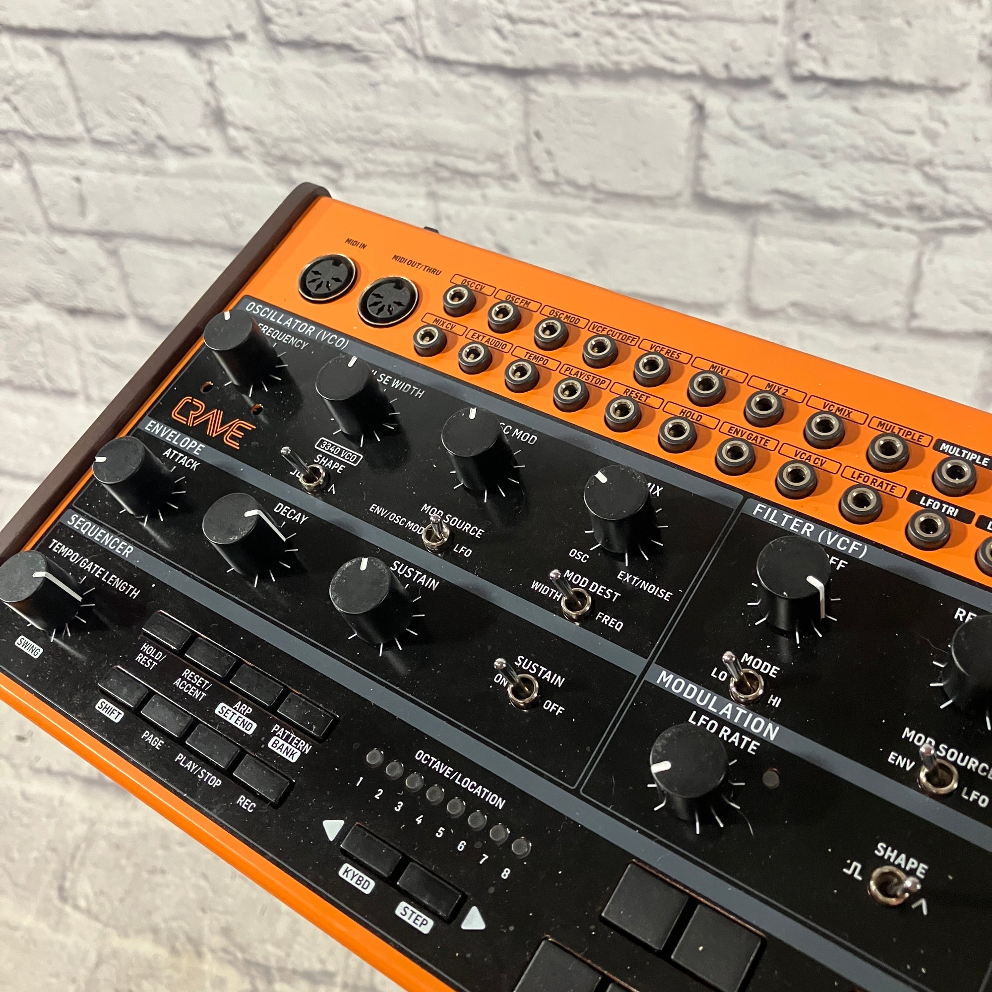 Behringer Crave Analog Synth - Evolution Music
