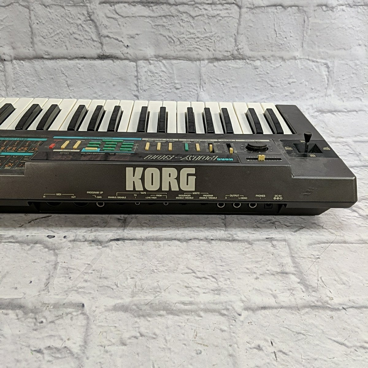 Korg Poly 800 Digital Synthesizer