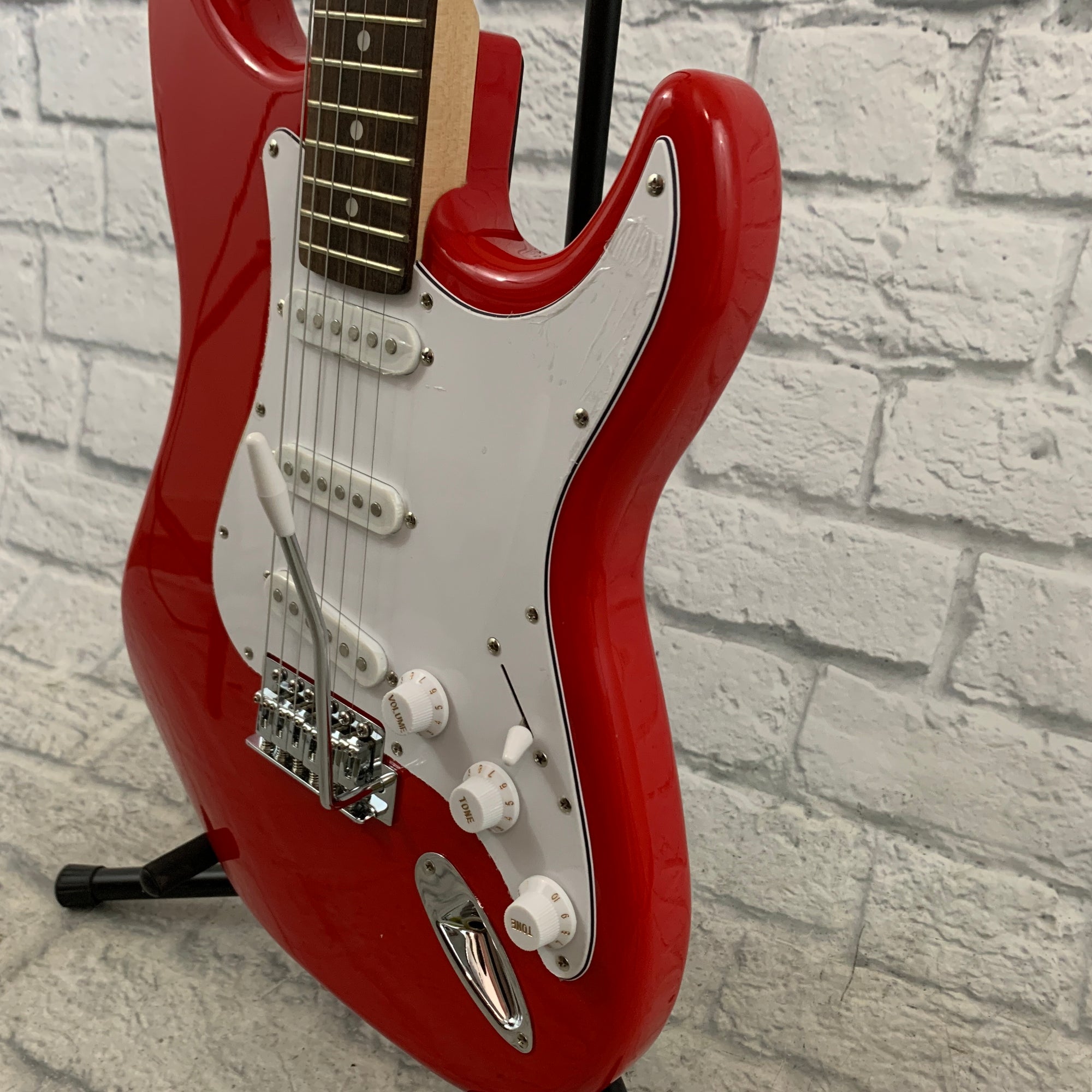Nashville Guitar Works 130 Double Cutaway - Red, Rosewood Fretboard