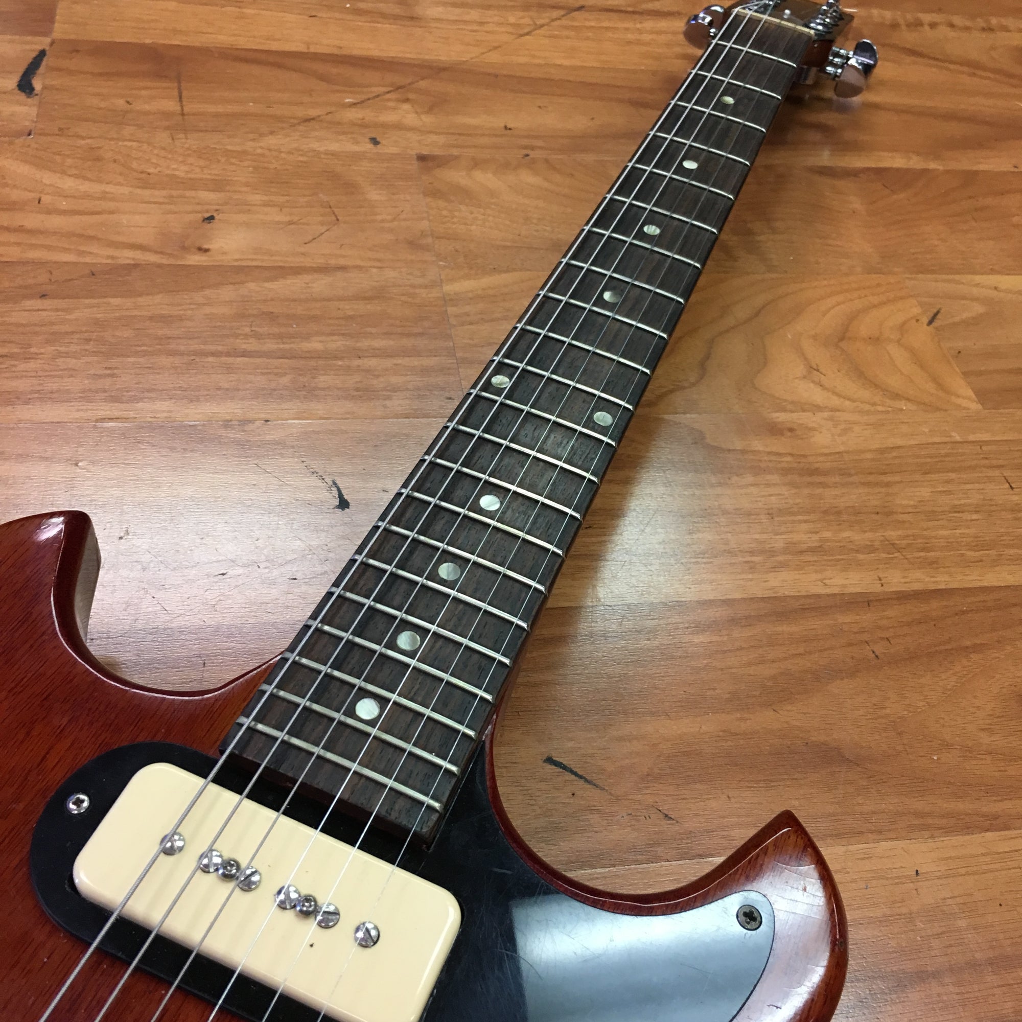 Gibson 60's Melody Maker w/P 90's