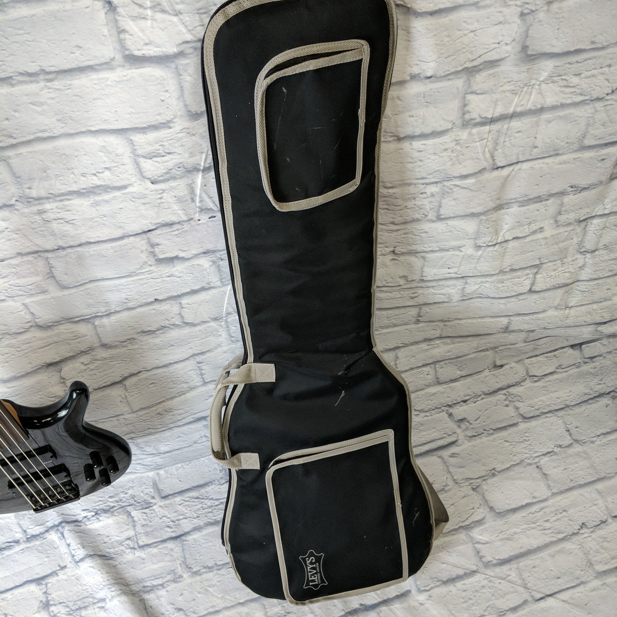 Dean Edge 5-String Fretless Bass w/gig bag E020508