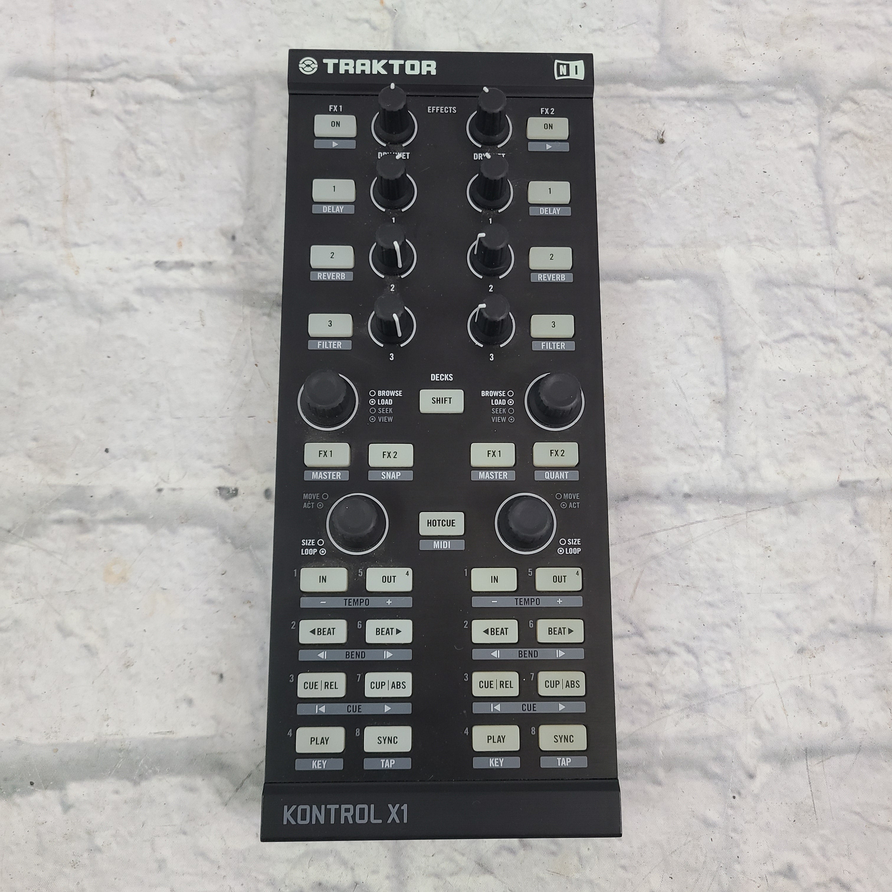 Amazon.com: Native Instruments Traktor X1 Modular DJ