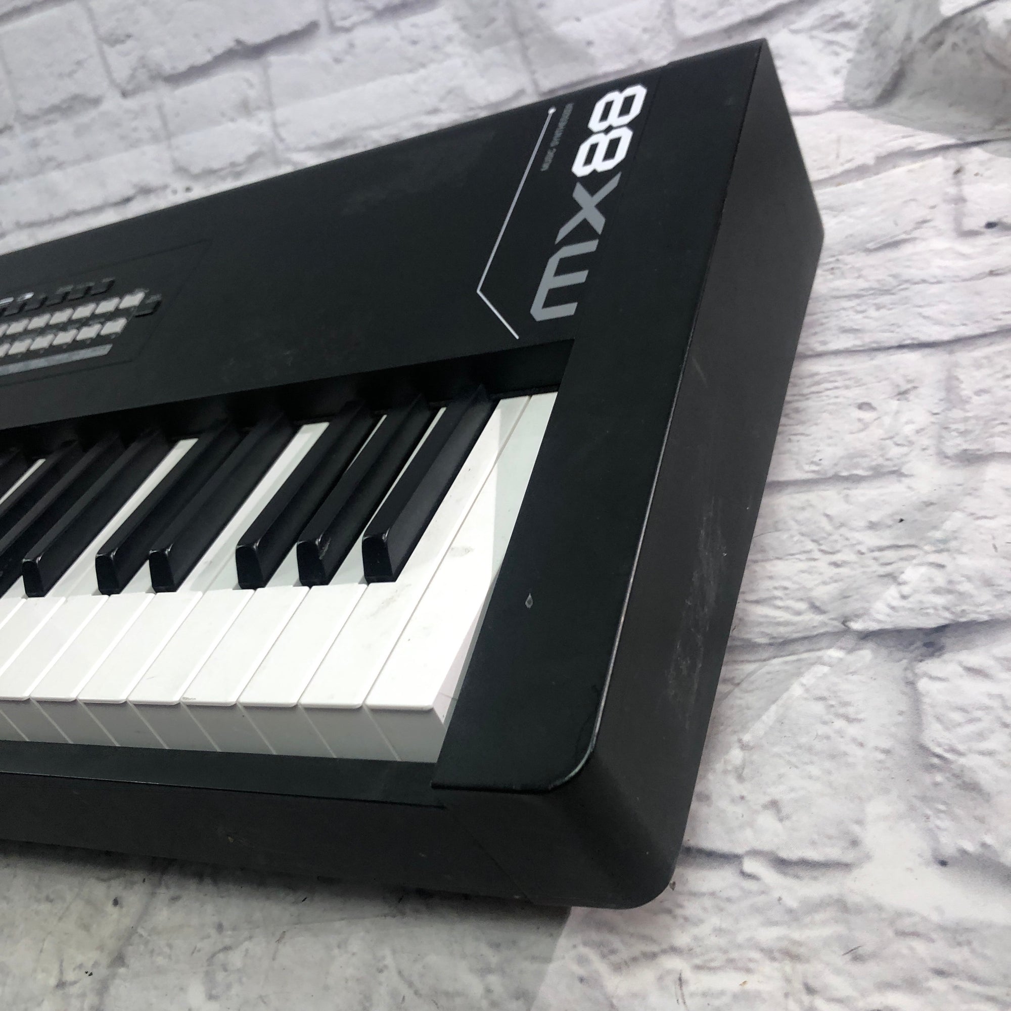 Yamaha MX88 88 Key Weighted Action Synthesizer