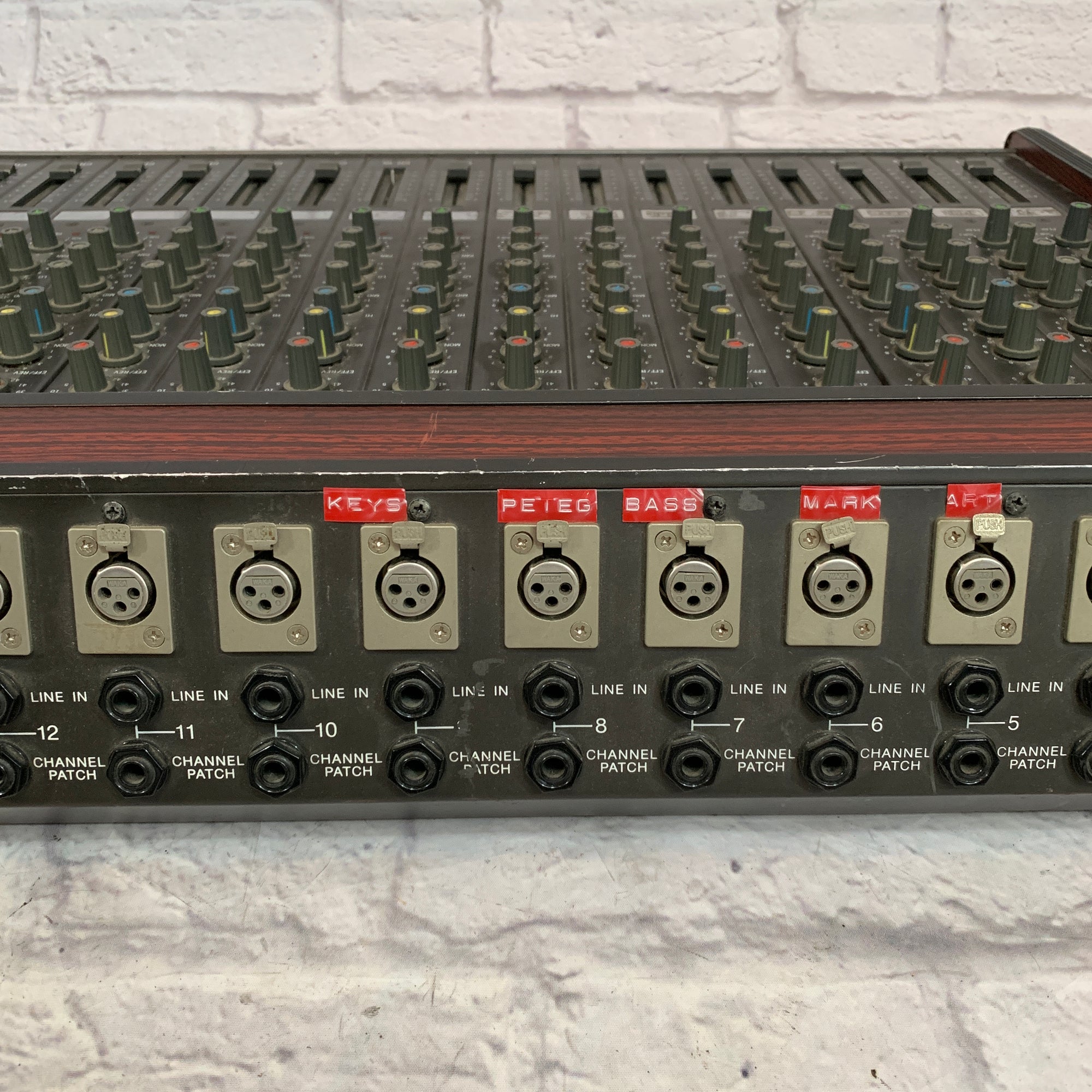 KMD MC-1602 16 Channel Stereo Mixer