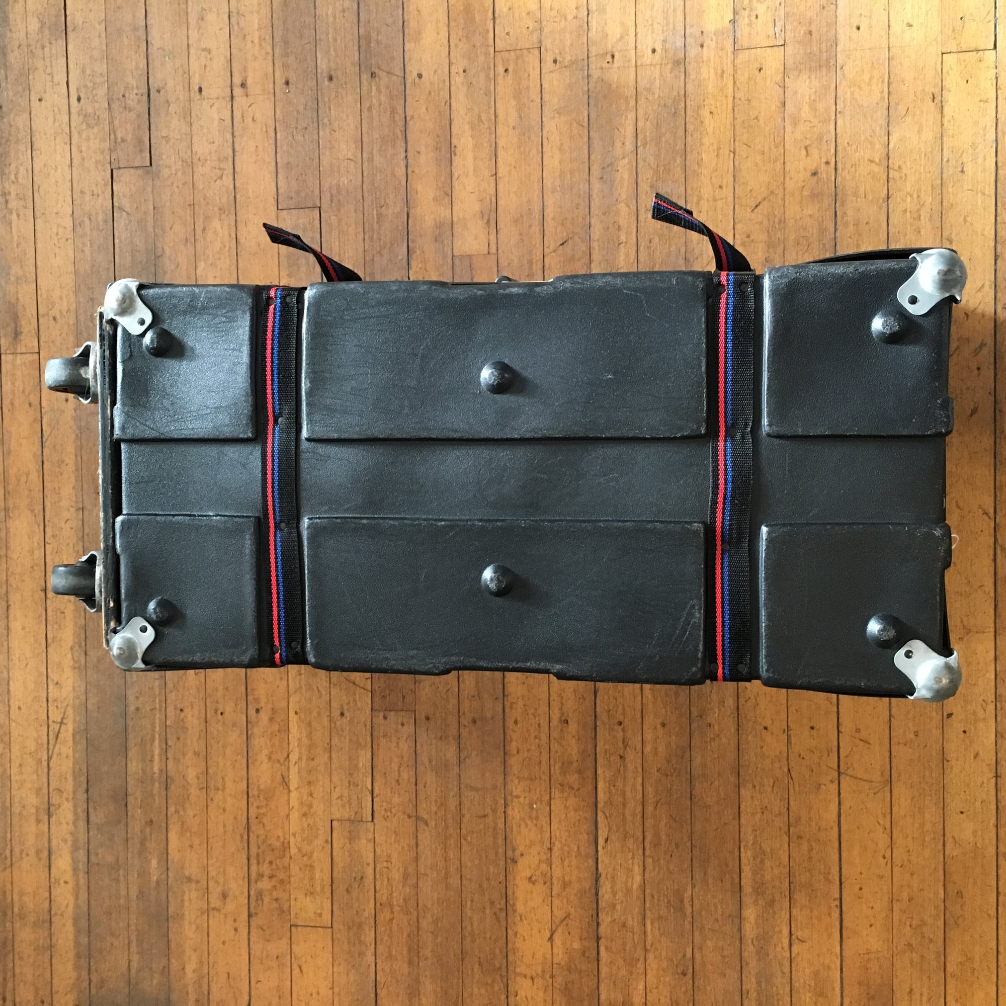 Humes & Berg Enduro Hardware Case w Wheels