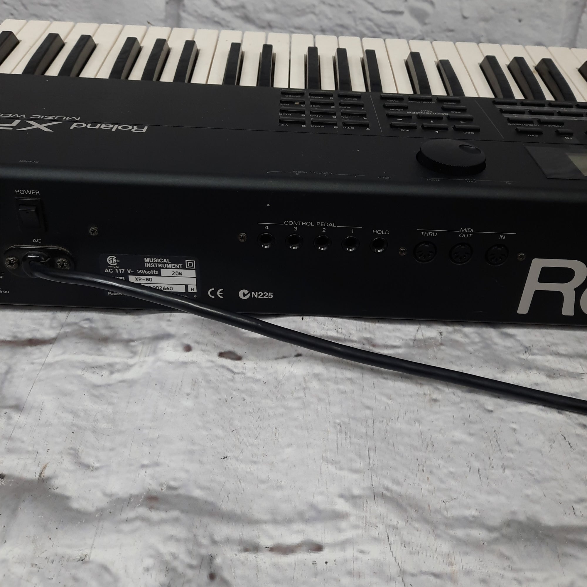 Roland XP-80 76-Key 64-Voice Music Workstation Keyboard with Case and  Sustain Pedal