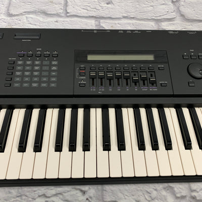 Yamaha SY85 Synthesizer