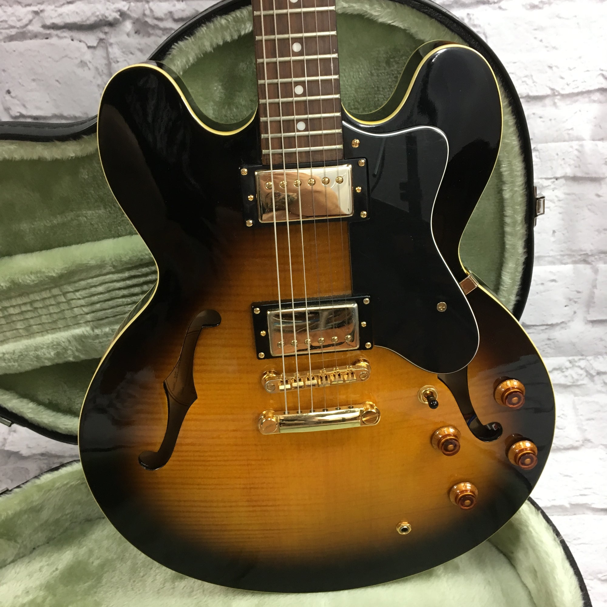 Epiphone DOT vintage Sunburst ほぼ新品です Epiphone Dot Vintage Sunburst Semi-Hollow w/ Hardcase - Evolution
