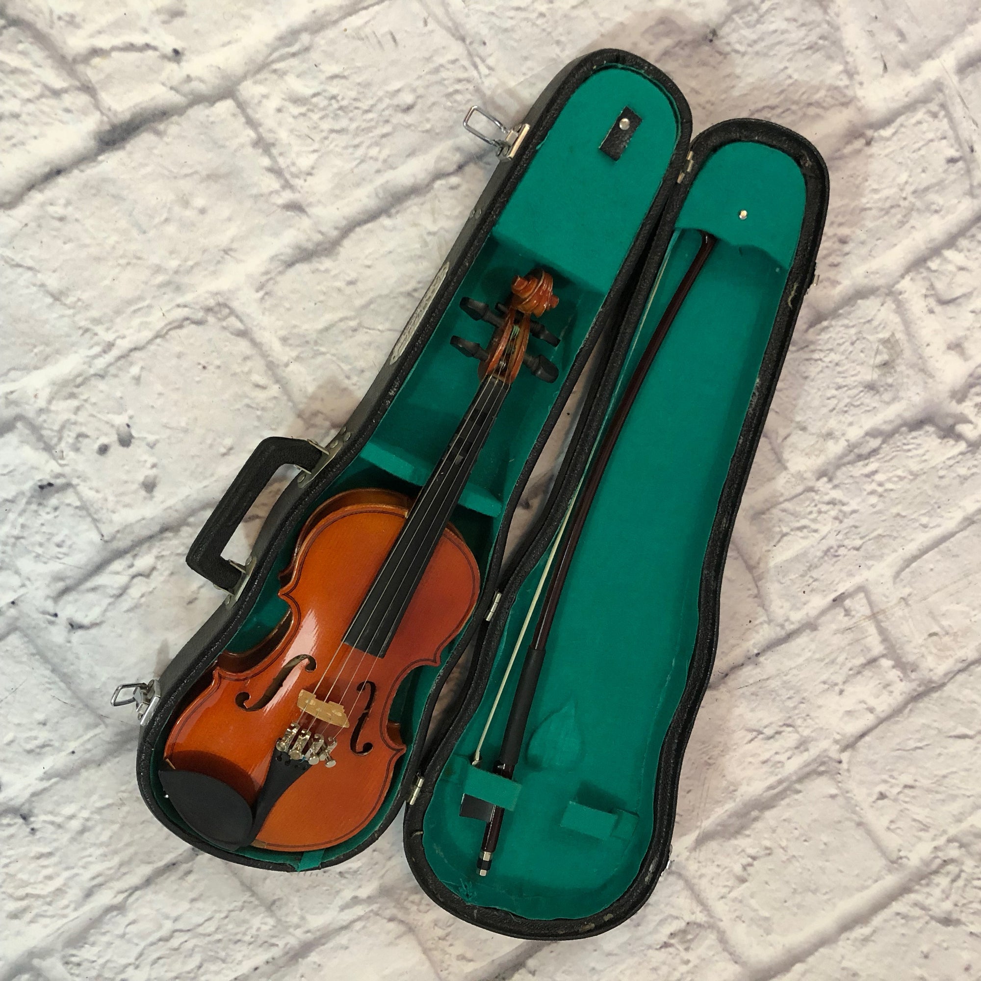 Skylark Grand 1/16th Violin w Case/Bow