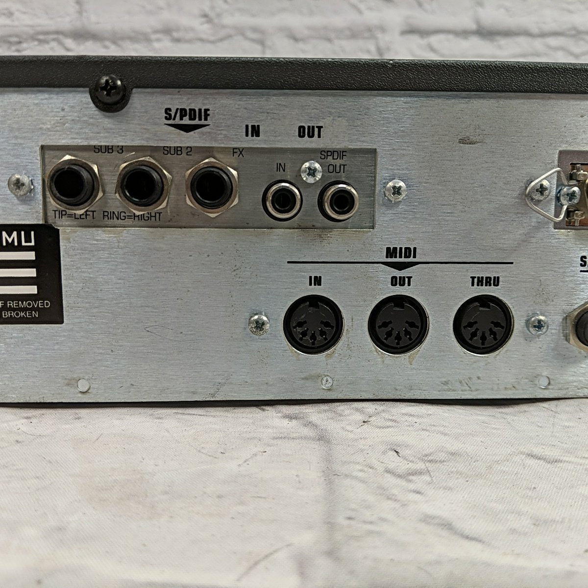 EMU ESI-32 Rackmount Synth