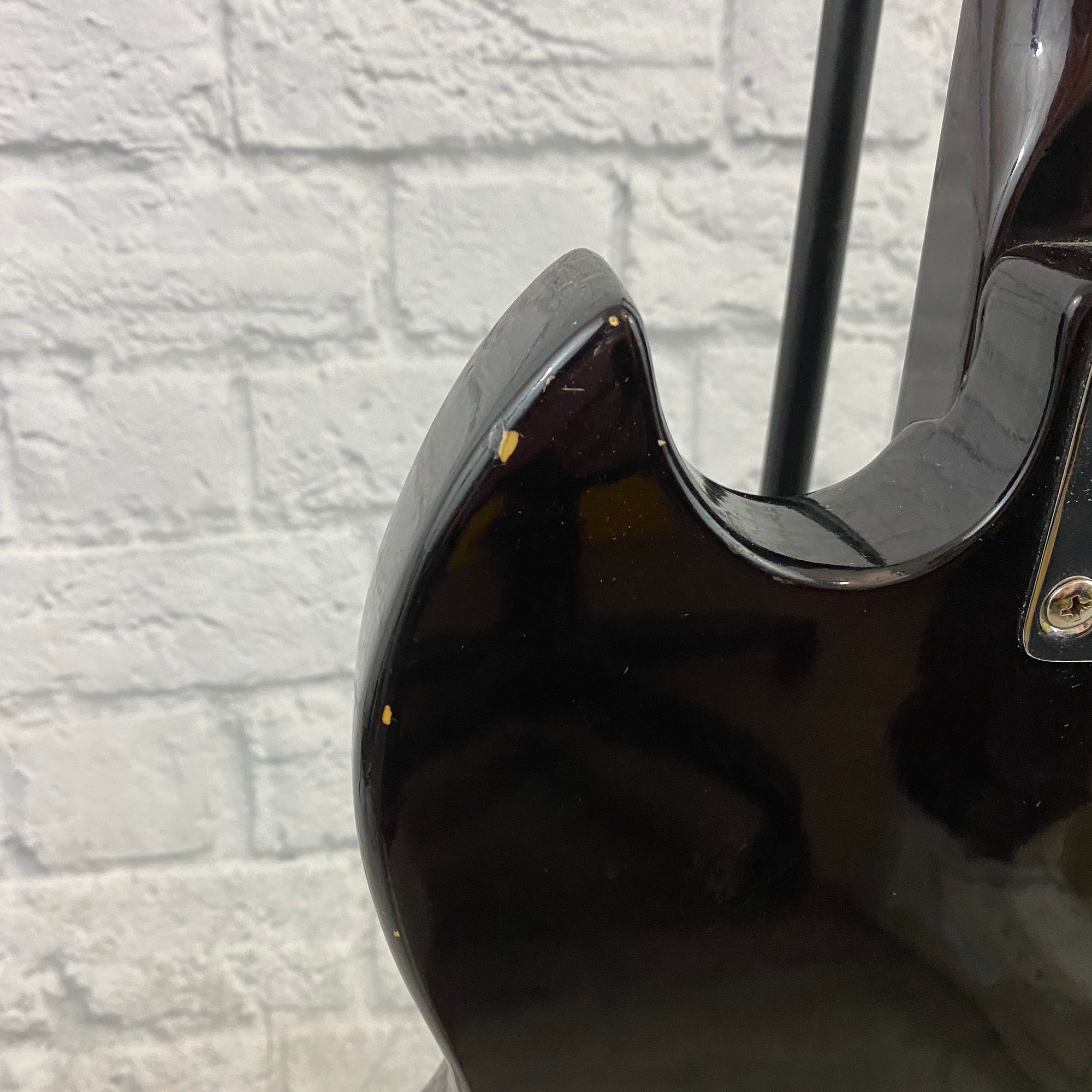 Unknown MIJ SG-Style Short Scale 4 String Bass