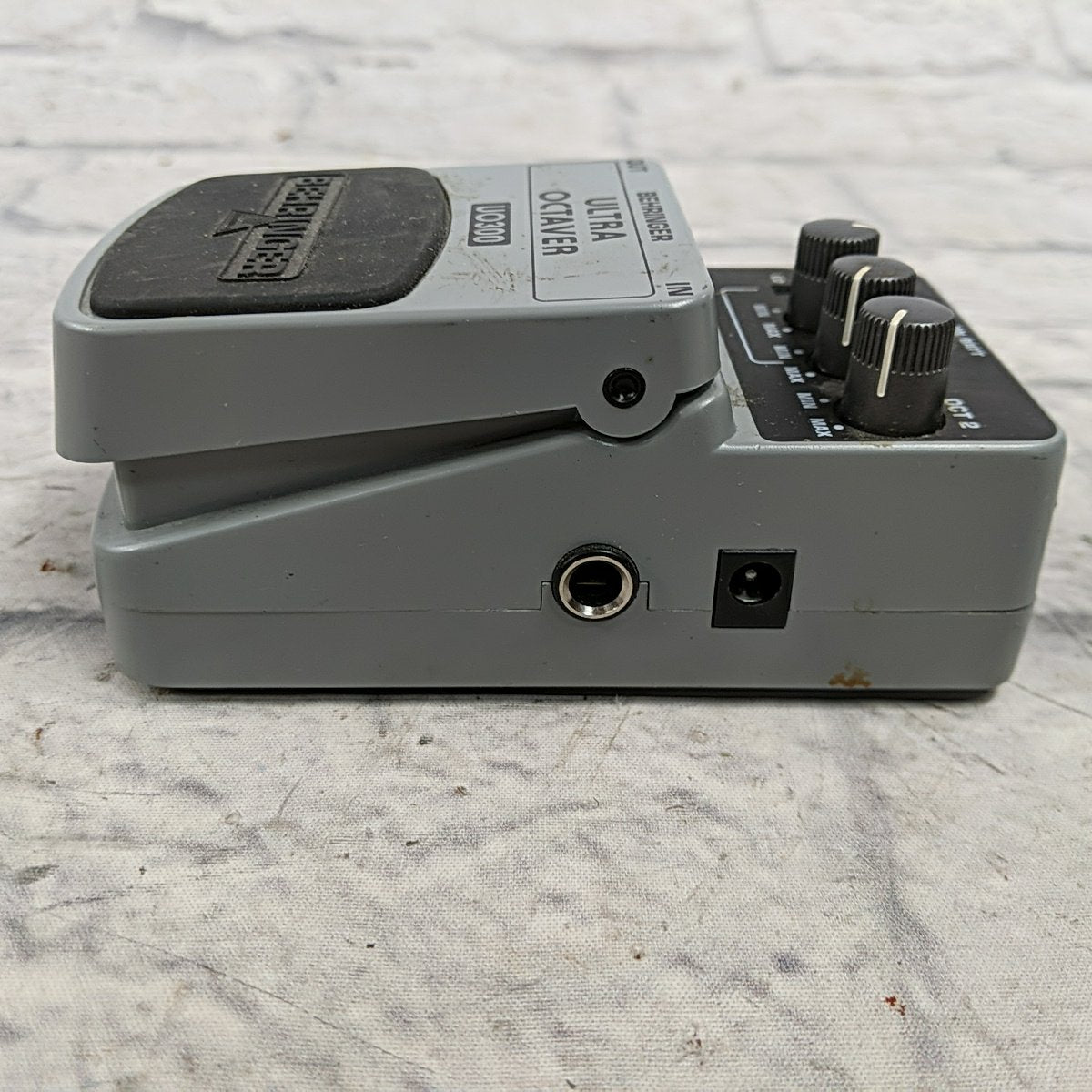 Behringer UO300 Ultra Octaver Pedal