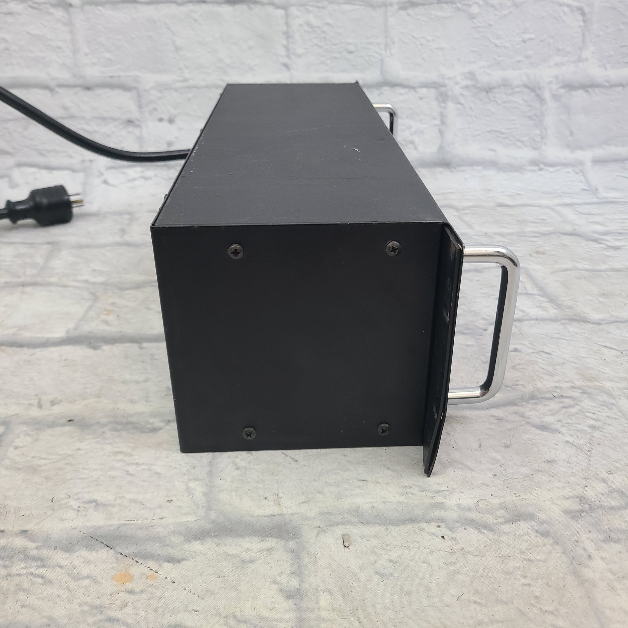 Tripp-Lite LCR-2400 Rackmount Power Conditioner