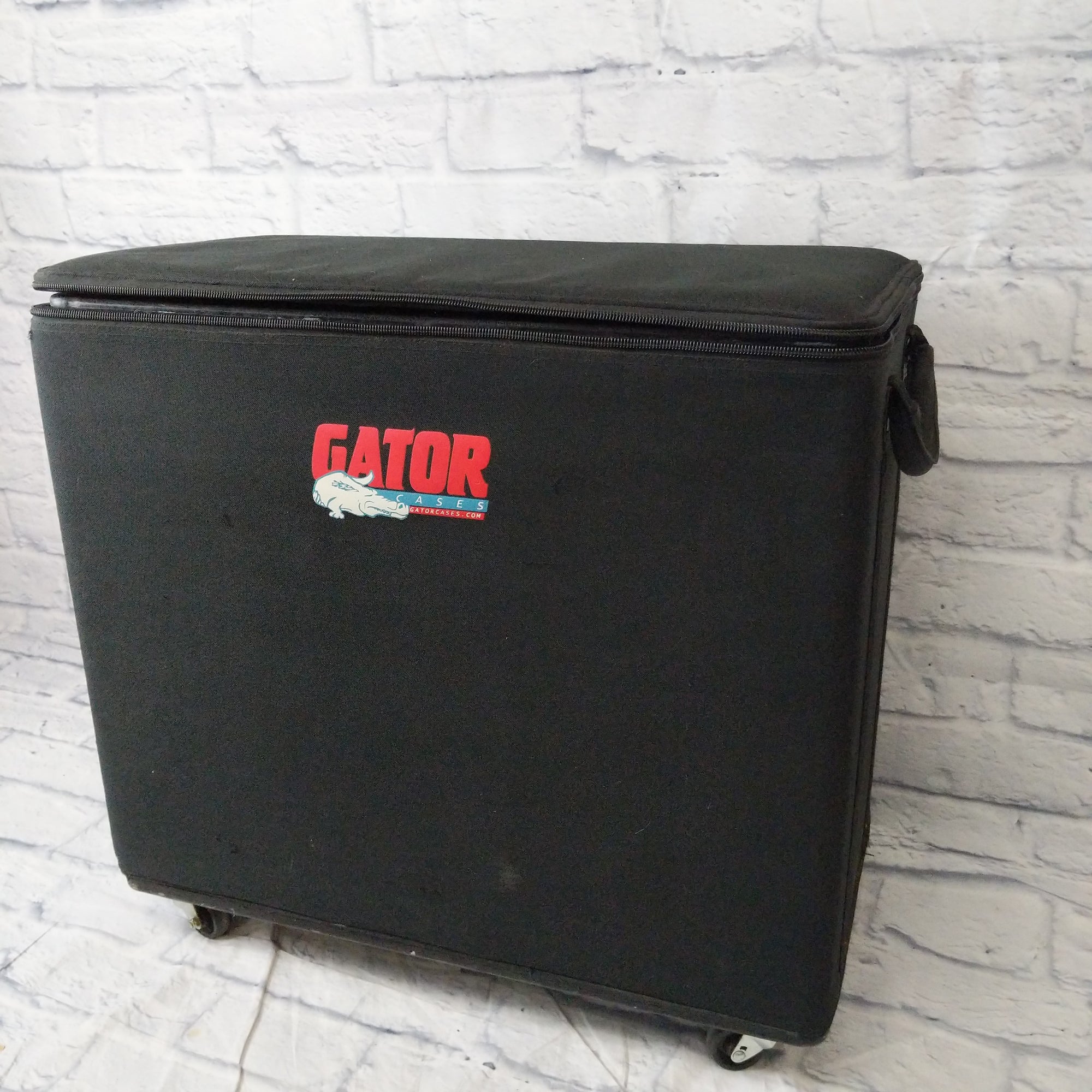 Gator Padded Amp Case on Wheels 24.5 x 12 x 18