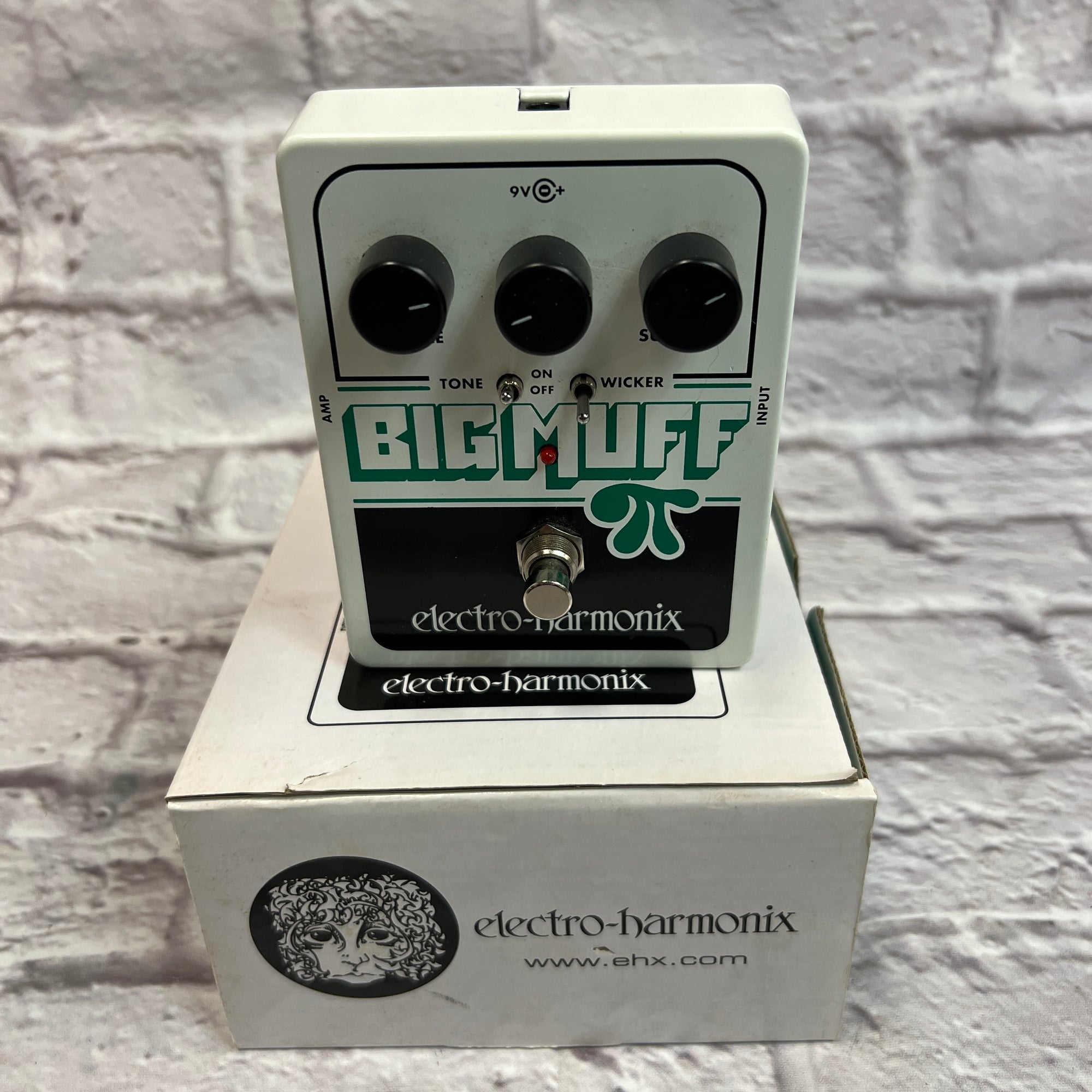 Electro-Harmonix Big Muff Tone Wick Fuzz Pedal