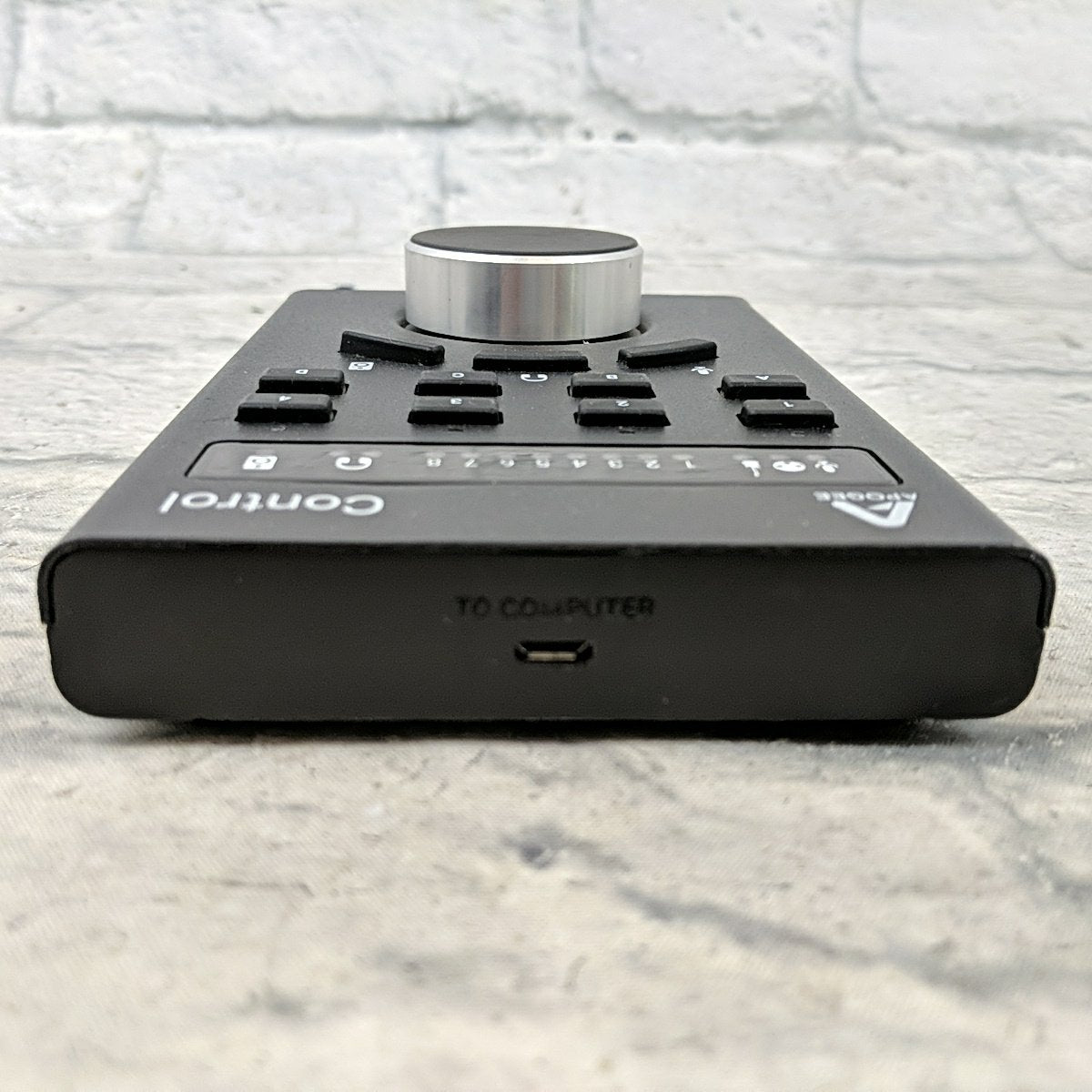 Apogee Control Interface (hardware remote control for Element Series interfaces)