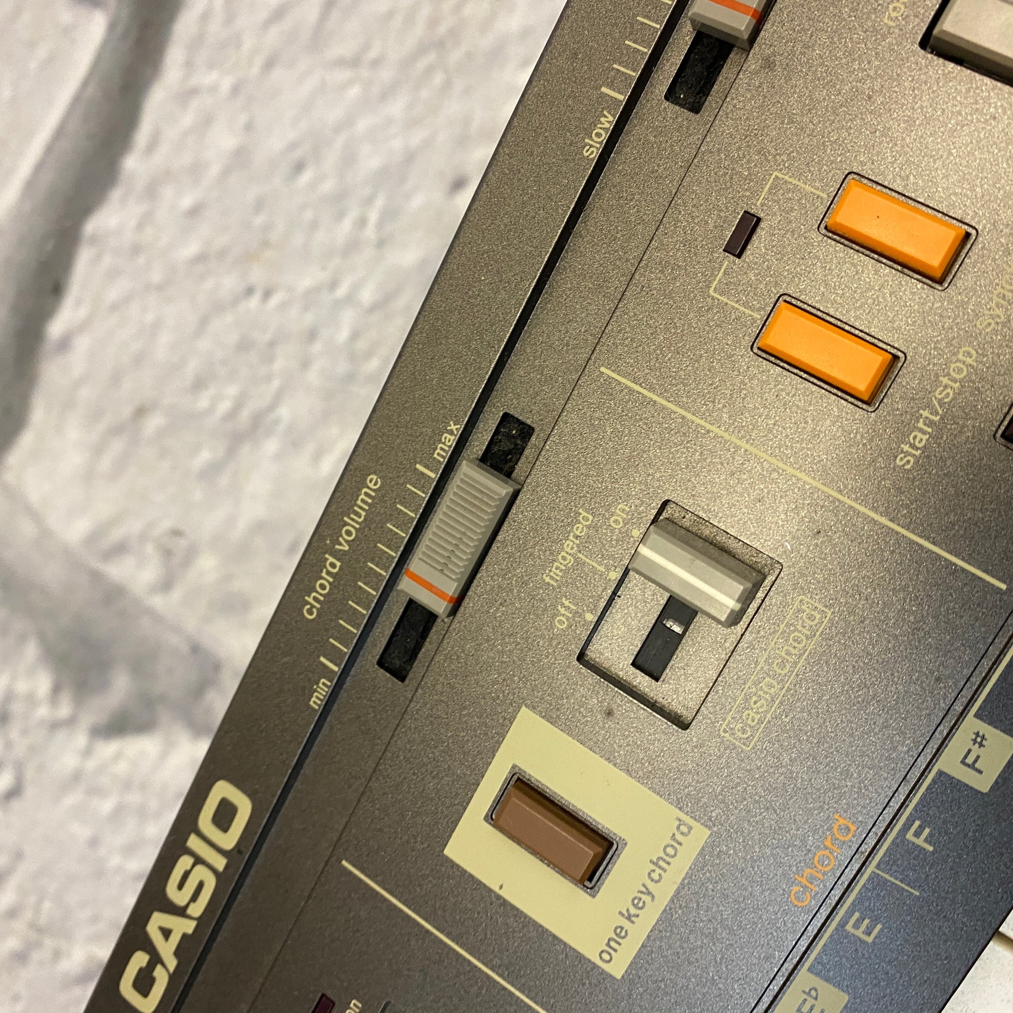 Vintage Casio MT-800 Casiotone 49-Key Synthesizer - Evolution Music