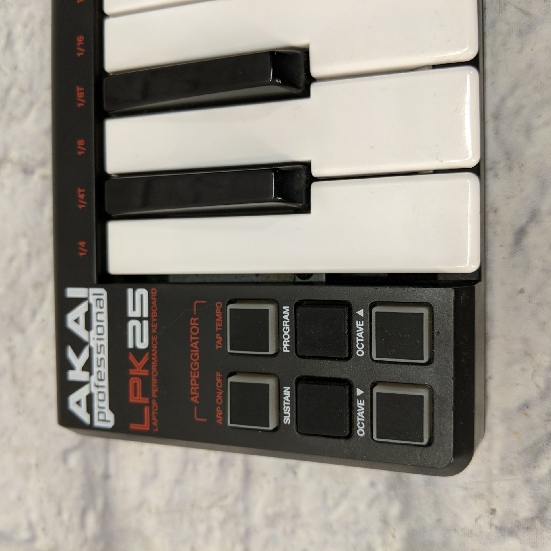 Akai LPK25 Mini USB Keyboard Midi Controller