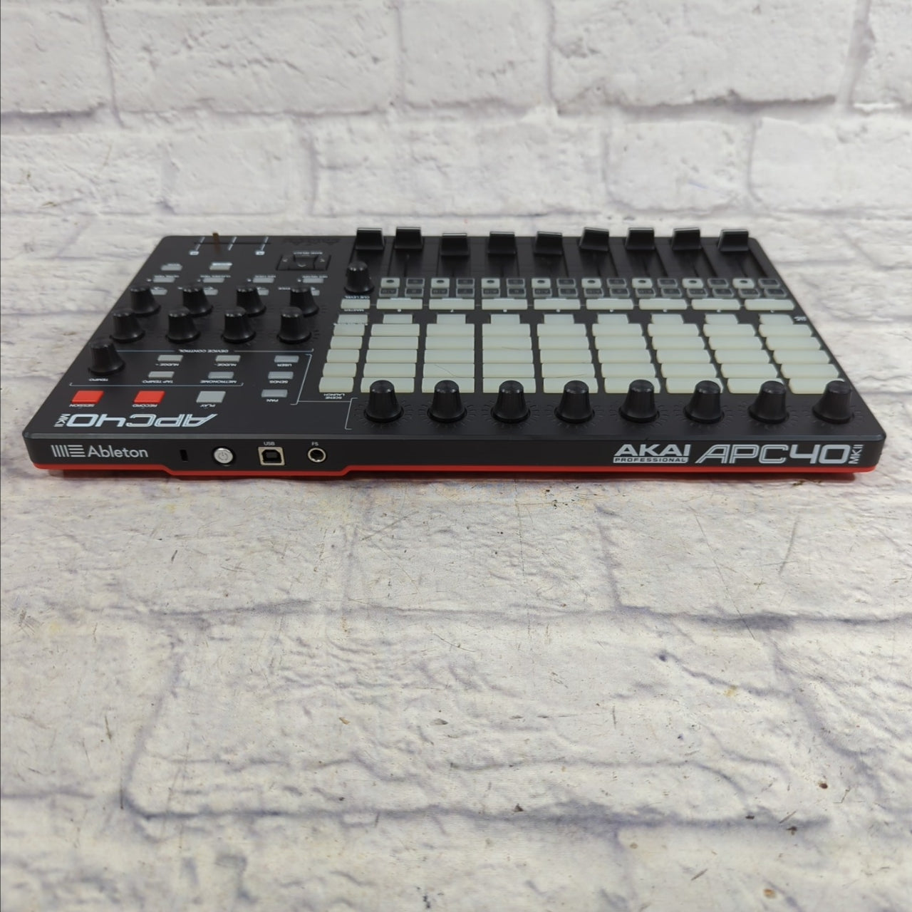noname　AKAI APC40 MK2 Review: Akai APC40 MK2 First Look - DJ TechTools