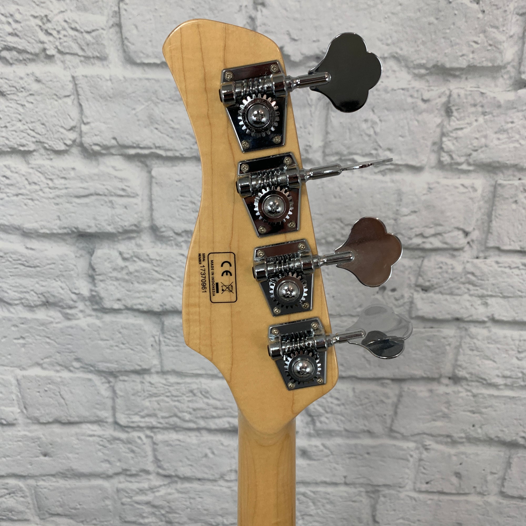 Sire Marcus Miller P7 4-String Bass Guitar Swamp Ash